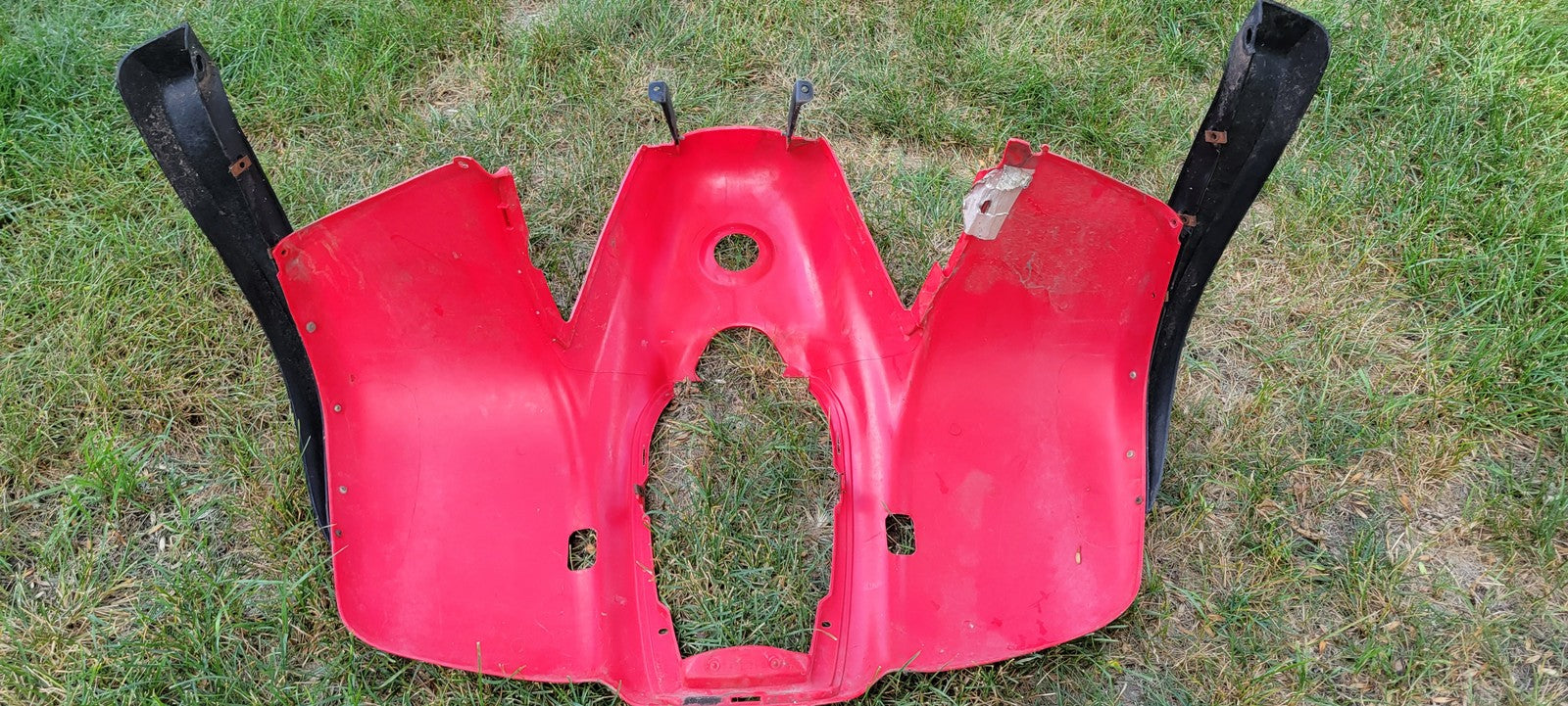 1995 Polaris Xplorer 400 Front Fender 2631739-136 2632303-136 RED