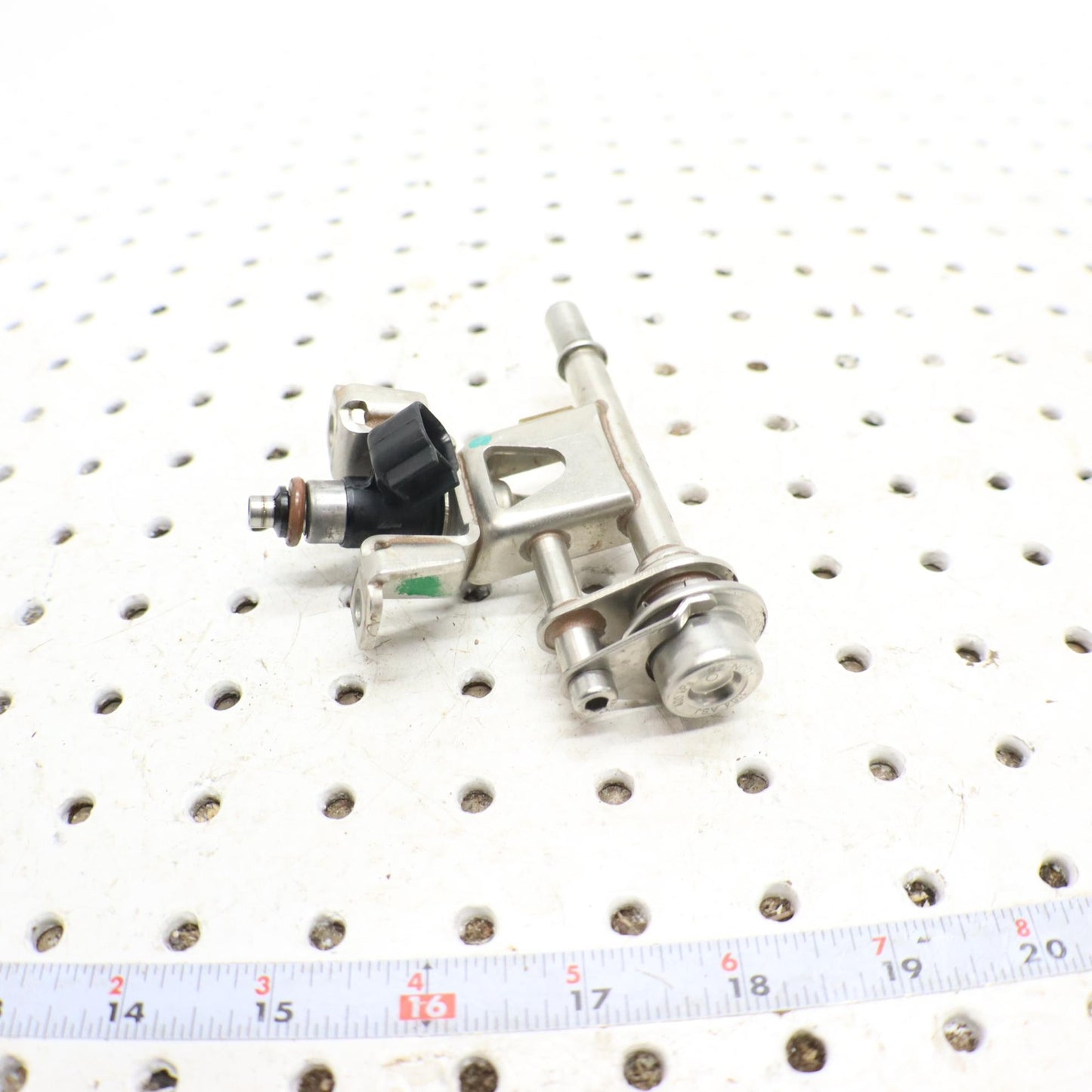 2014 Polaris Sportsman 570 Fuel Injector & FUEL RAIL 2521403 ; 2521068
