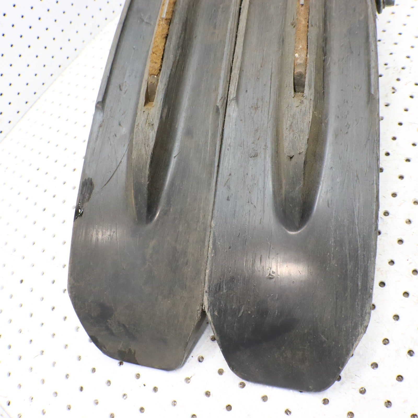 2016 Polaris Rush 800 Skis 1823916-070; 1825027-070 