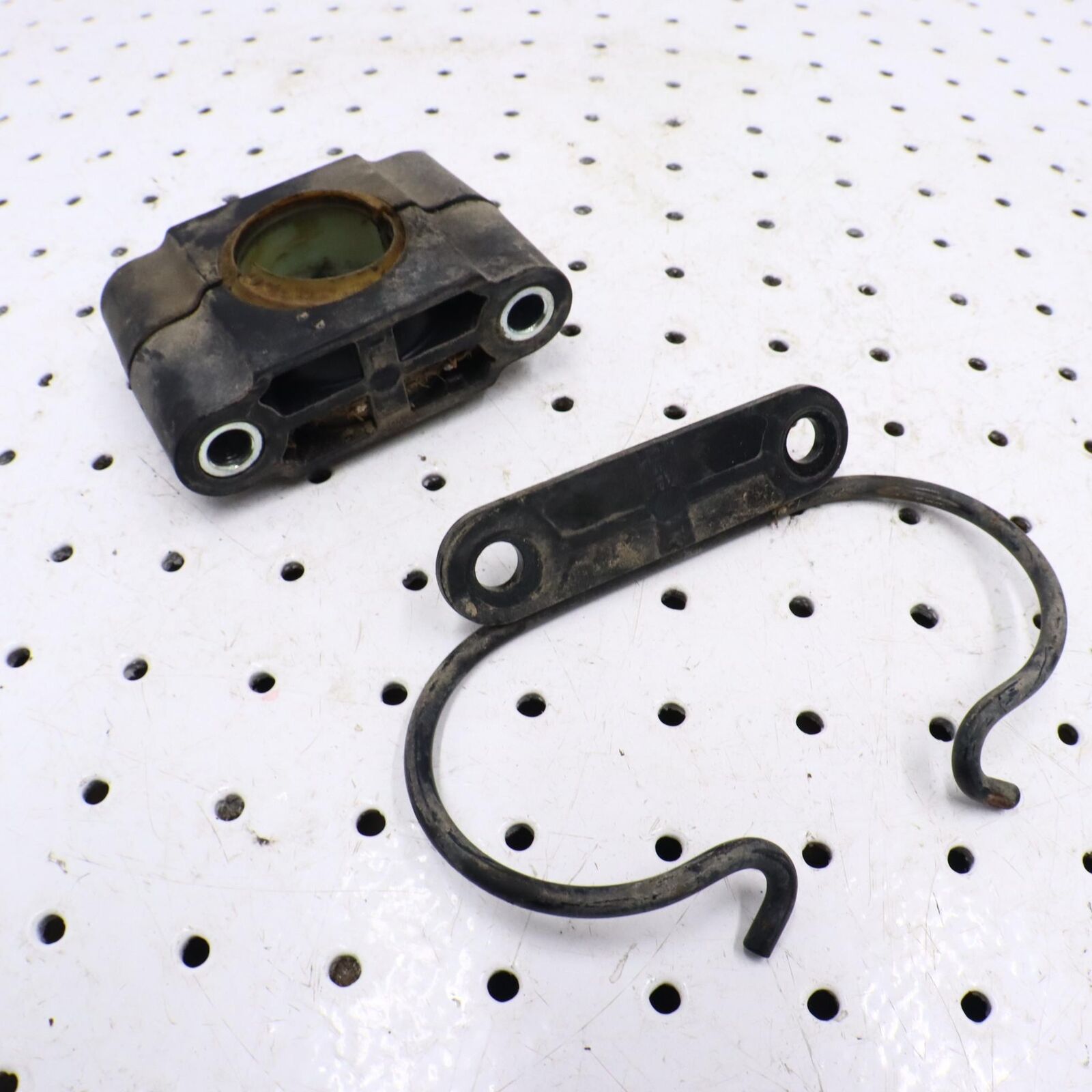 2013 YAMAHA GRIZZLY 700 STEERING POST BUSHING BRACKET 1CT-F1957-00-00