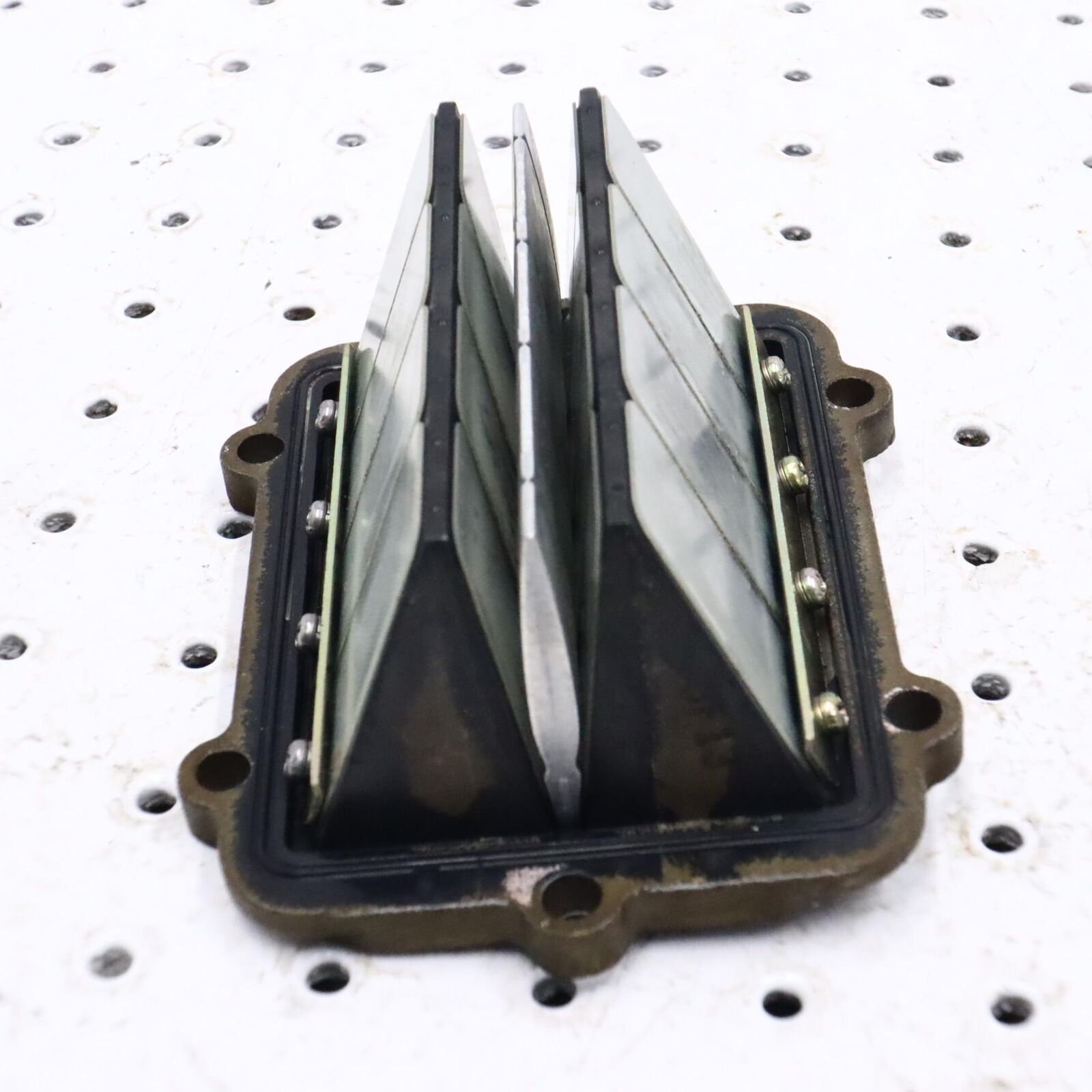 2006 POLARIS FUSION 700 INTAKE REED BLOCK ASSEMBLY 1202698 