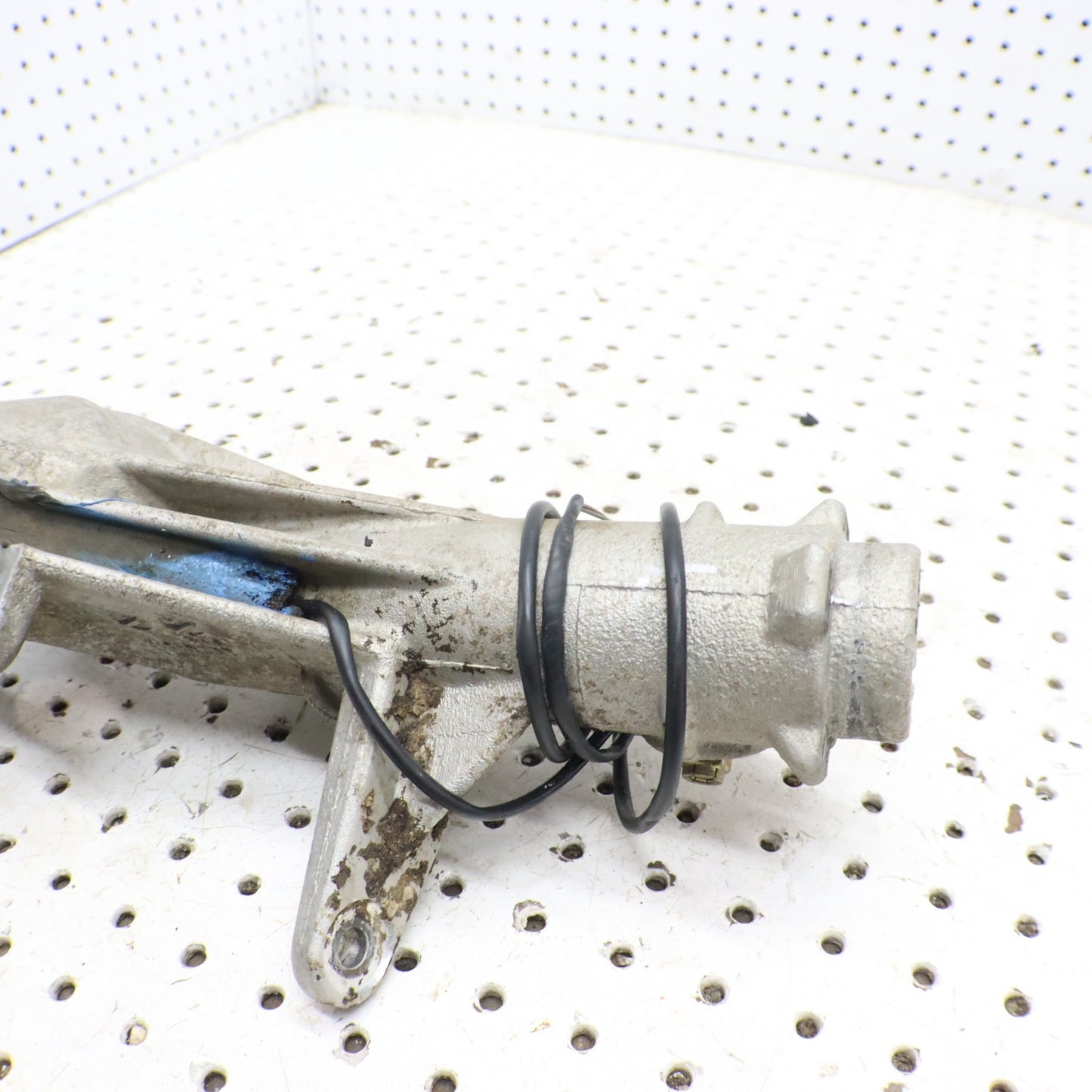 1995 Polaris Xplorer 400 Front Hub Strut LEFT 2200598 1843054