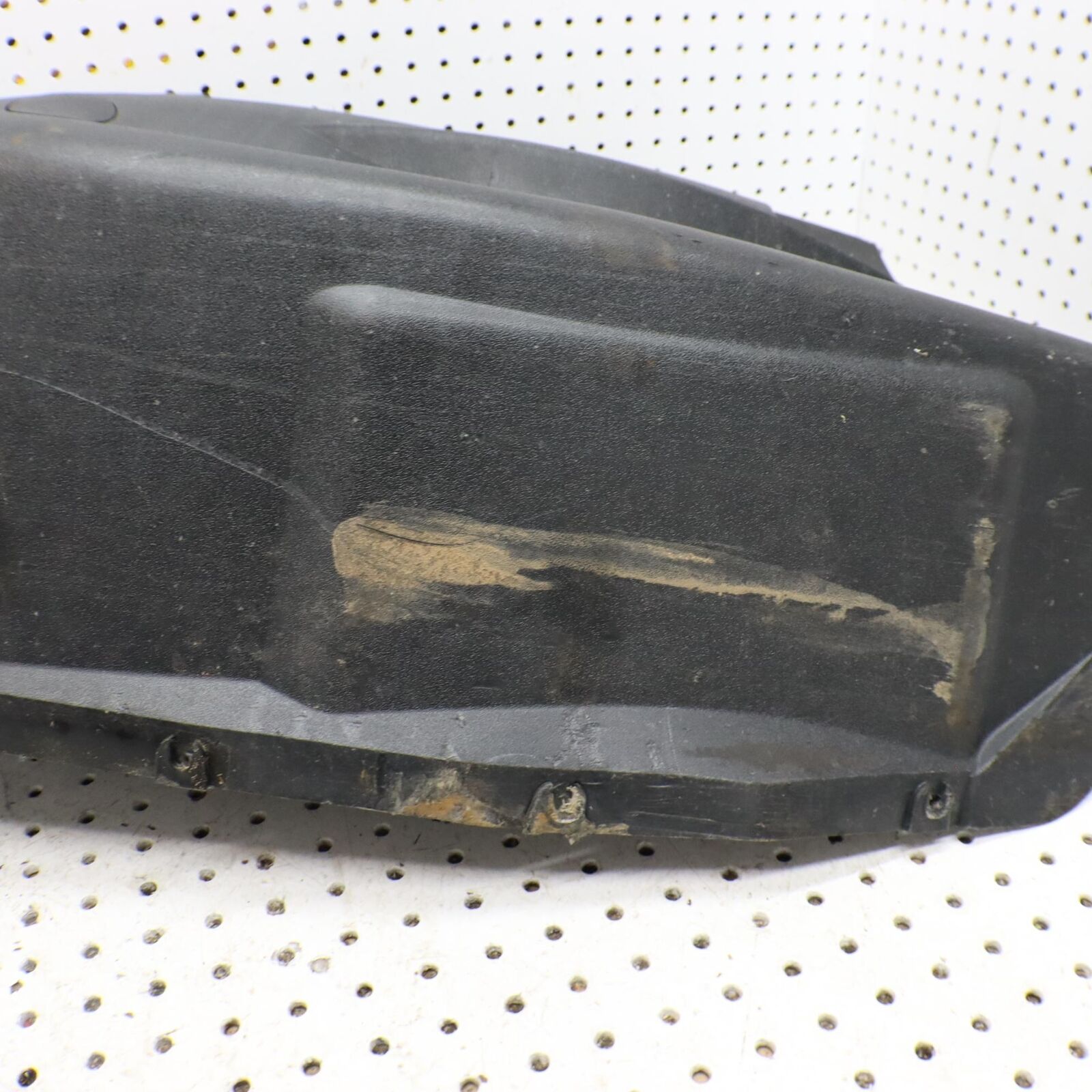 2005 ARCTIC CAT SABERCAT 600 LEFT SIDE LOWER BELLY PAN  2606-647 (SMALL CRACK)