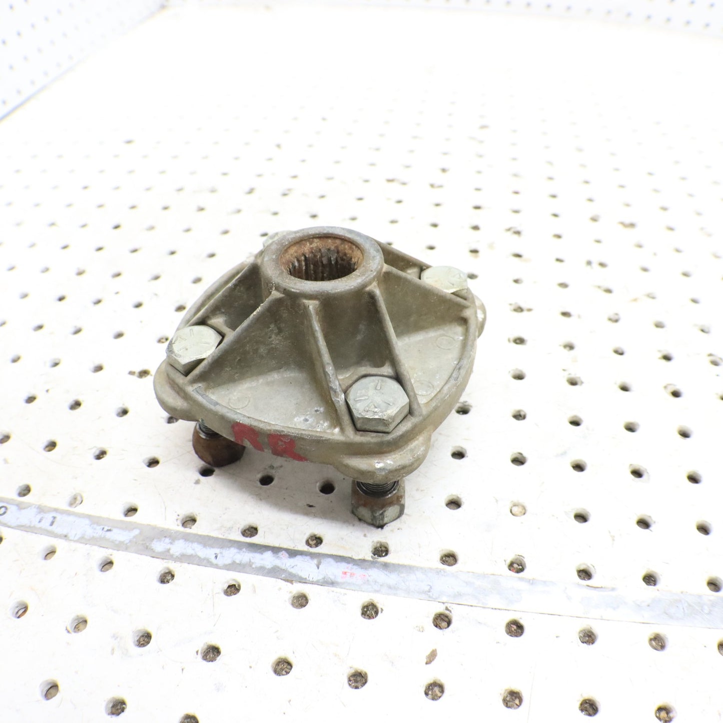 1995 Polaris Xplorer 400 REAR Wheel Hub 2200341