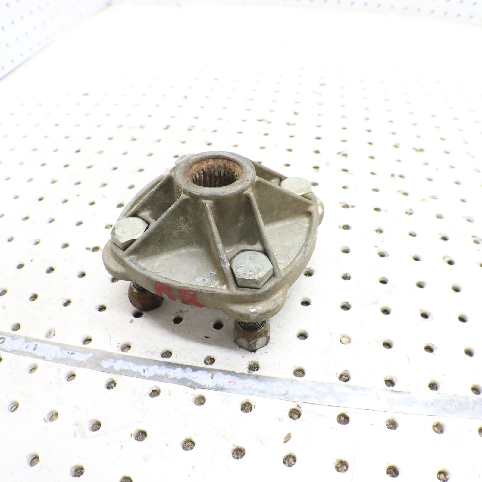 1995 Polaris Xplorer 400 REAR Wheel Hub 2200341
