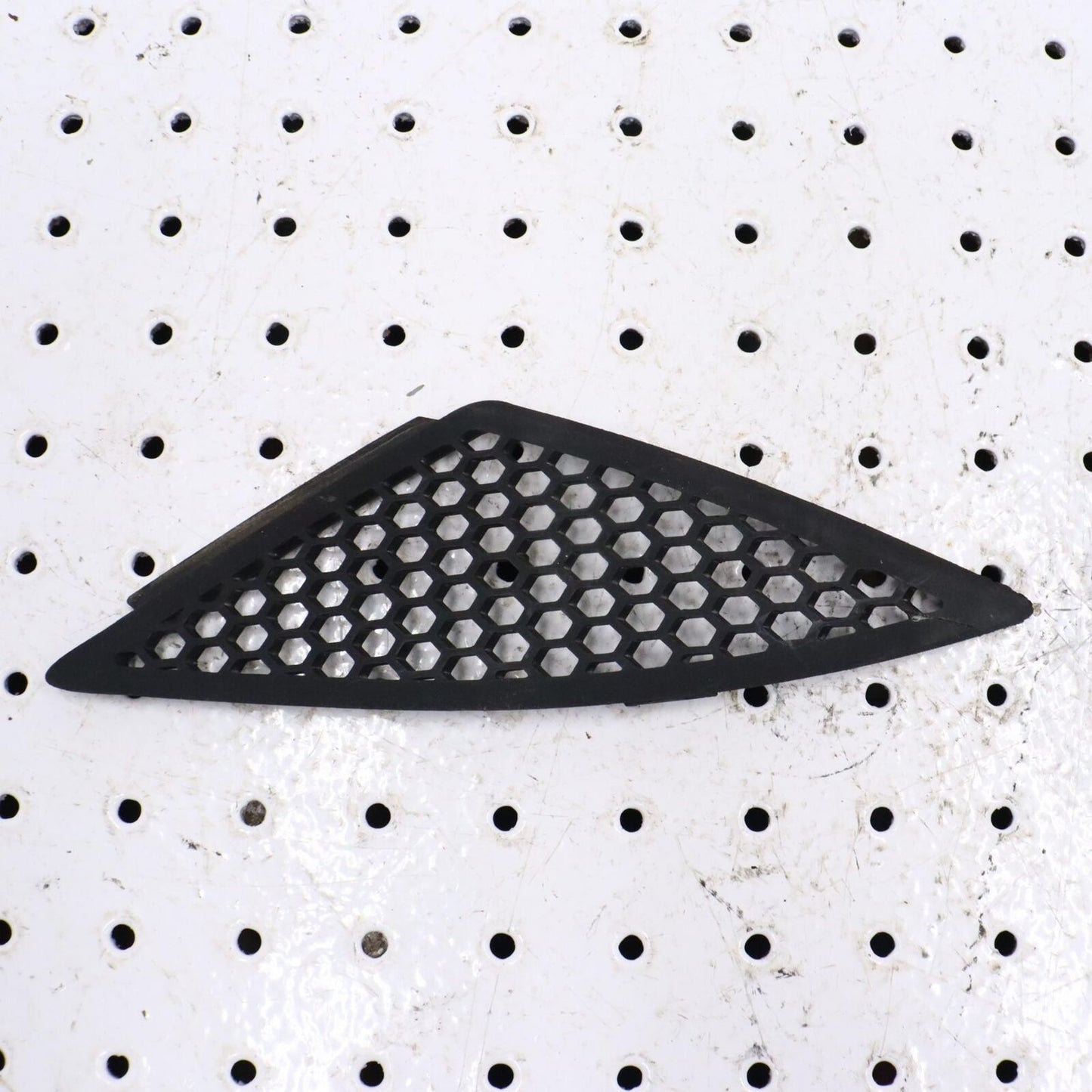 2006 POLARIS FUSION 700 RIGHT HOOD LOUVER SCREEN VENT COVER 5435855-070 