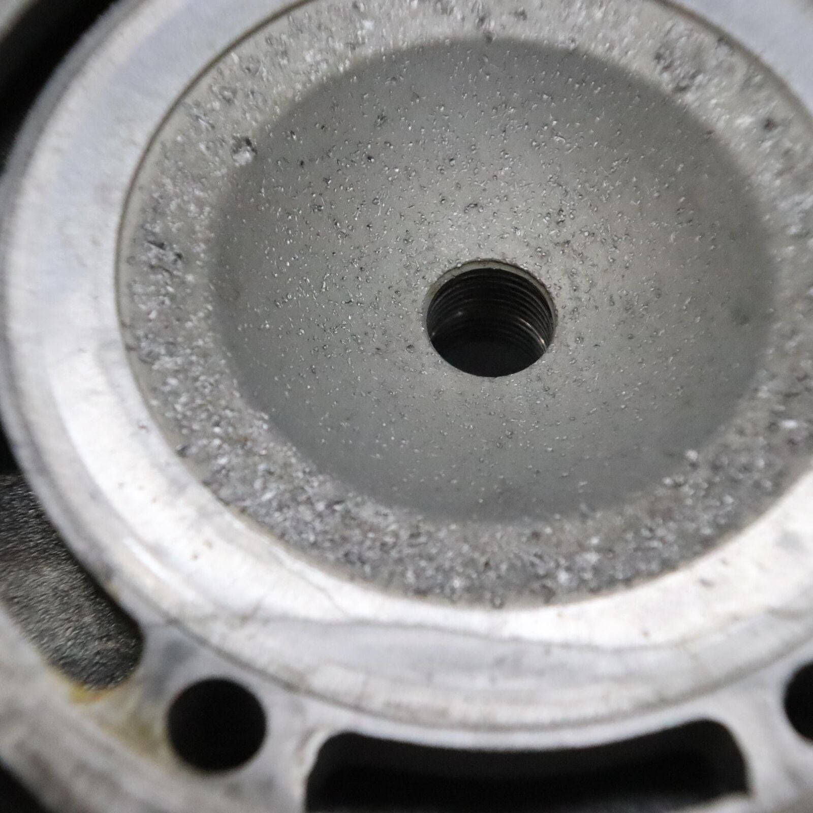 2002 ARCTIC CAT ZR 500 CYLINDER HEAD 3005-797 DINGED UP DOME