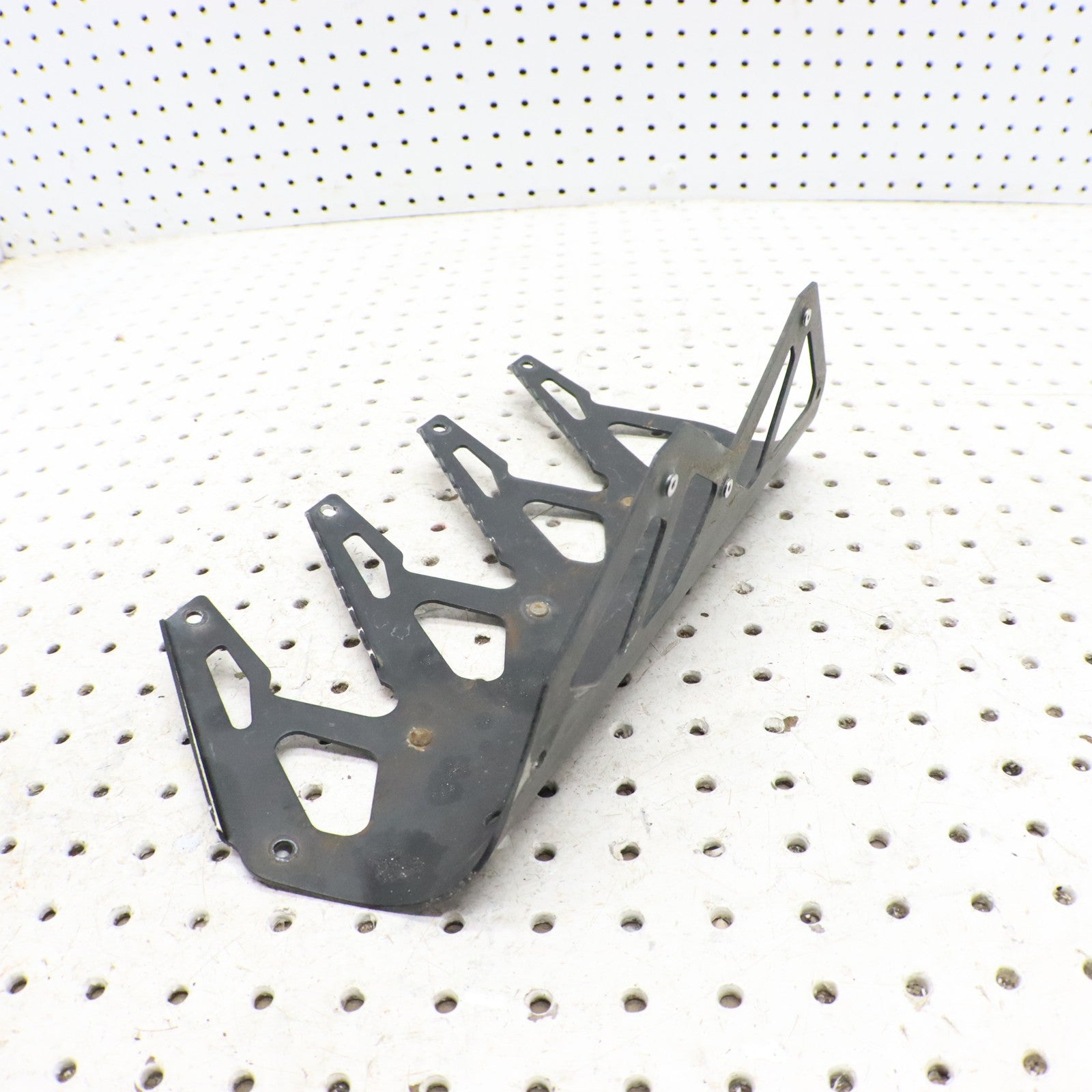 2016 Polaris Rush 800 Tunnel RUNNING BOARD SUPPORT GRIPPER RH 