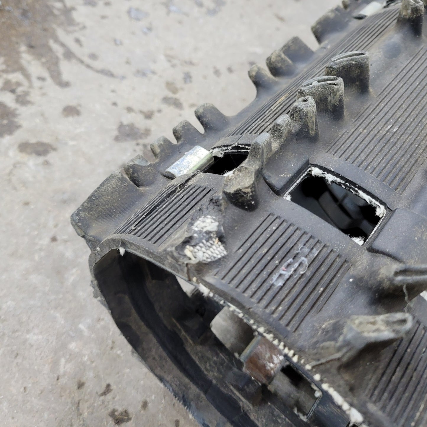 2009 Arctic Cat Crossfire R 8 128 x 14 x 1 Hacksaw Track 2602-047