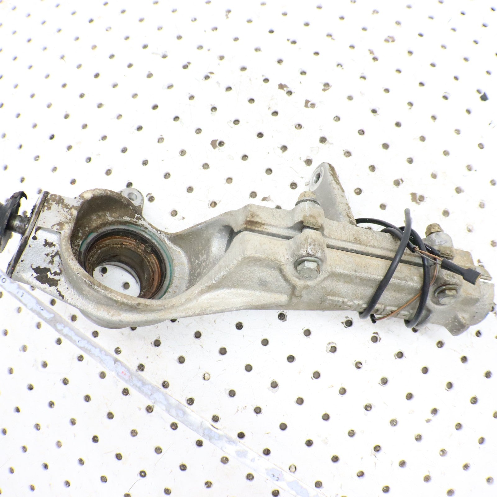 1995 Polaris Xplorer 400 Front Hub Strut LEFT 2200598 1843054