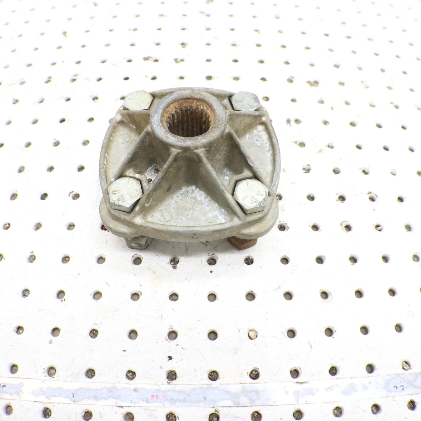 1995 Polaris Xplorer 400 REAR Wheel Hub 2200341