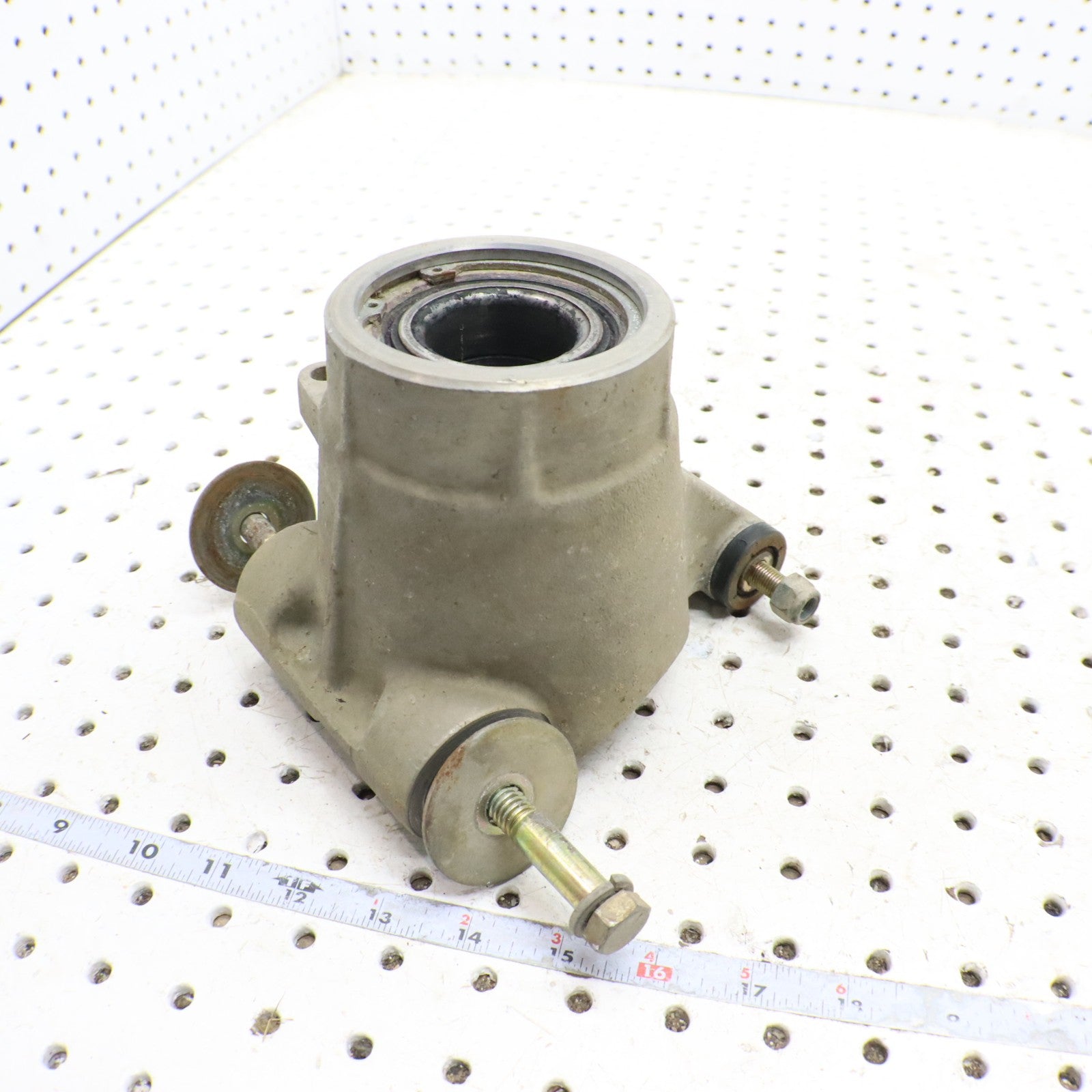 2009 Polaris Sportsman 800 Bearing Carrier Knuckle Rear 5135563 LEFT REAR 