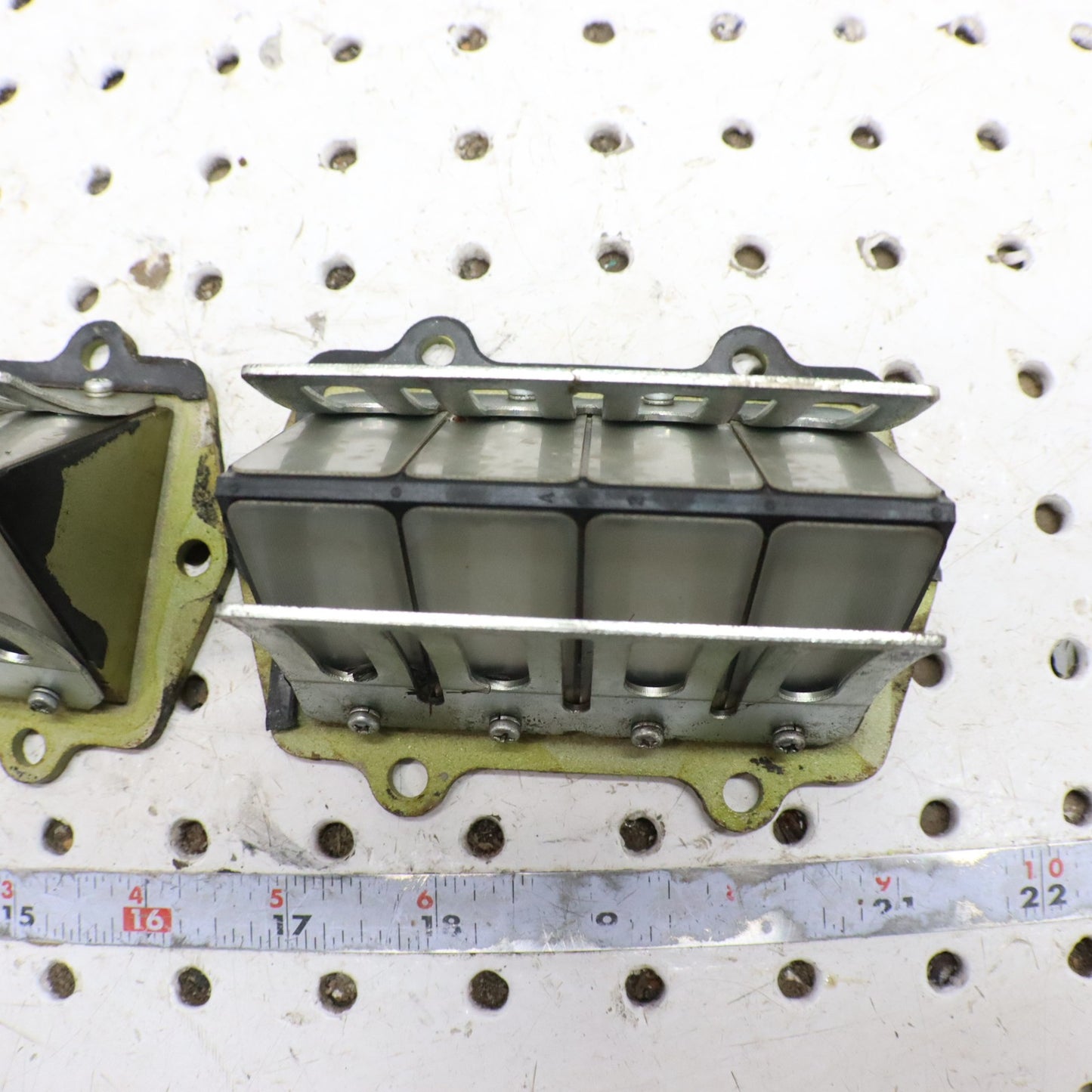 2009 Arctic Cat Crossfire R 8 Intake Reed Block Reeds 3007-534 GOOD