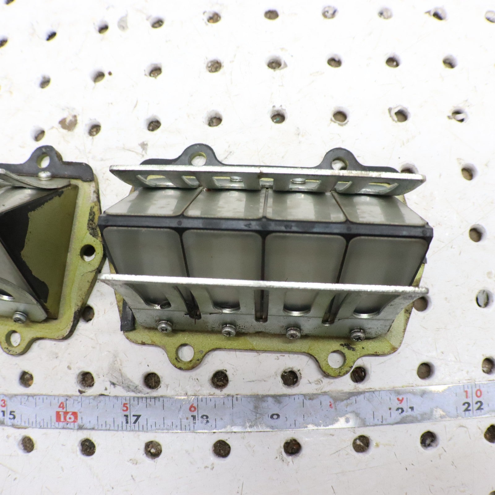 2009 Arctic Cat Crossfire R 8 Intake Reed Block Reeds 3007-534 GOOD