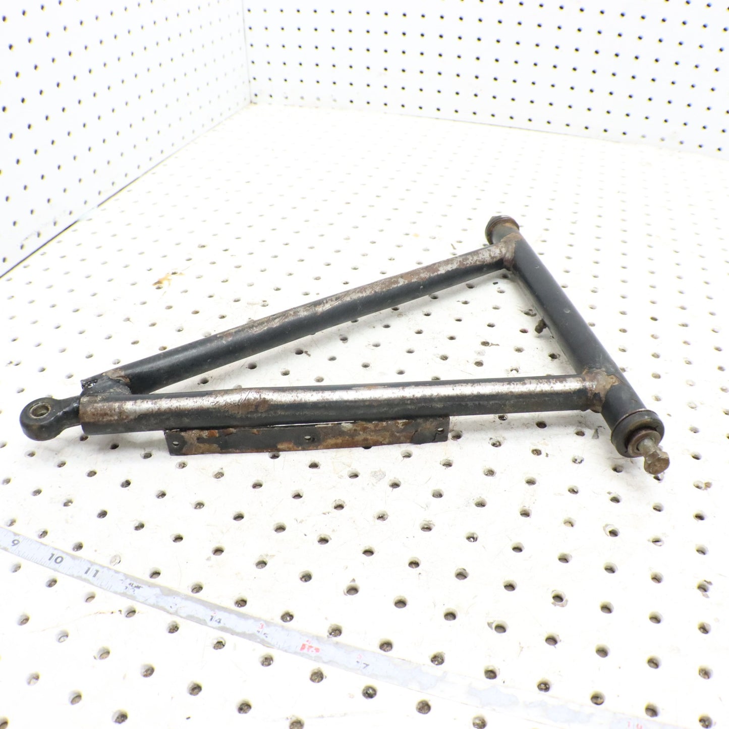 2018 Polaris Sportsman 570 Efi Front Lower Left Control A Arm 1542161-067 DENT