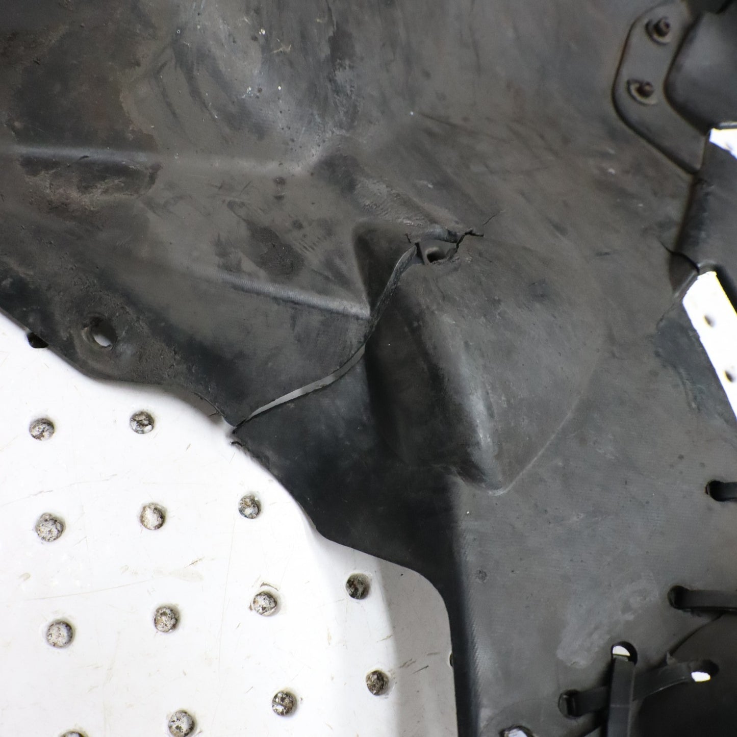 2013 Arctic Cat Procross Xf800 Bellypan Left Fender 3718-789 CRACK