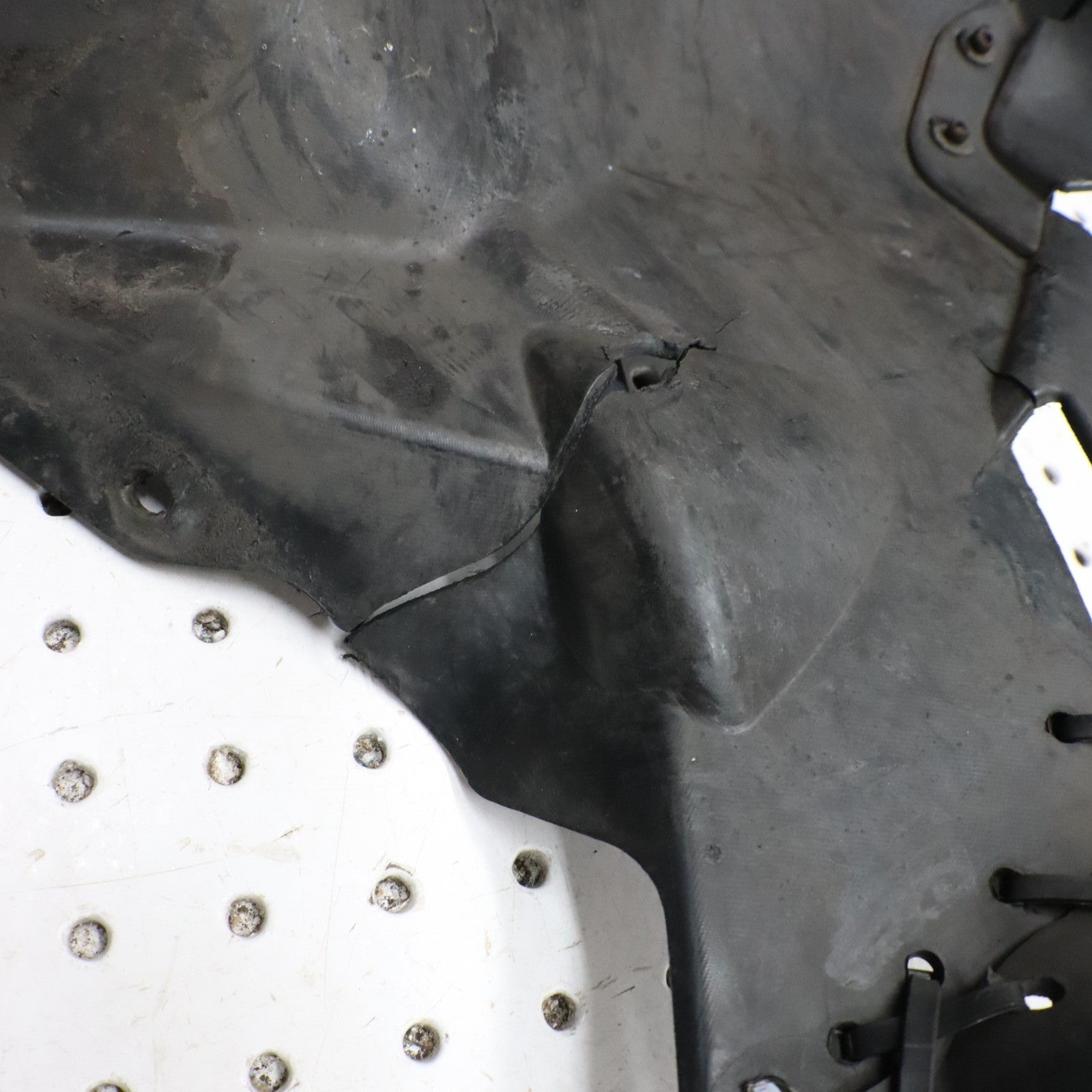 2013 Arctic Cat Procross Xf800 Bellypan Left Fender 3718-789 CRACK