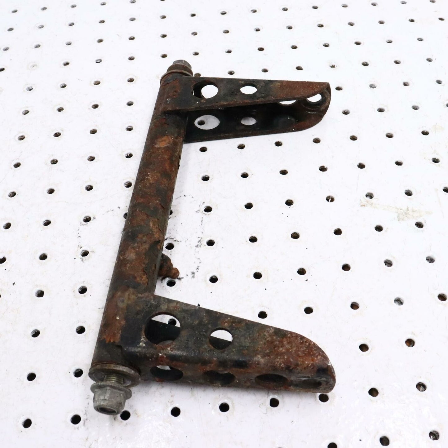 2007 POLARIS IQ 600 REAR SUSPENSION REAR PIVOT BRACKET 1541928-067