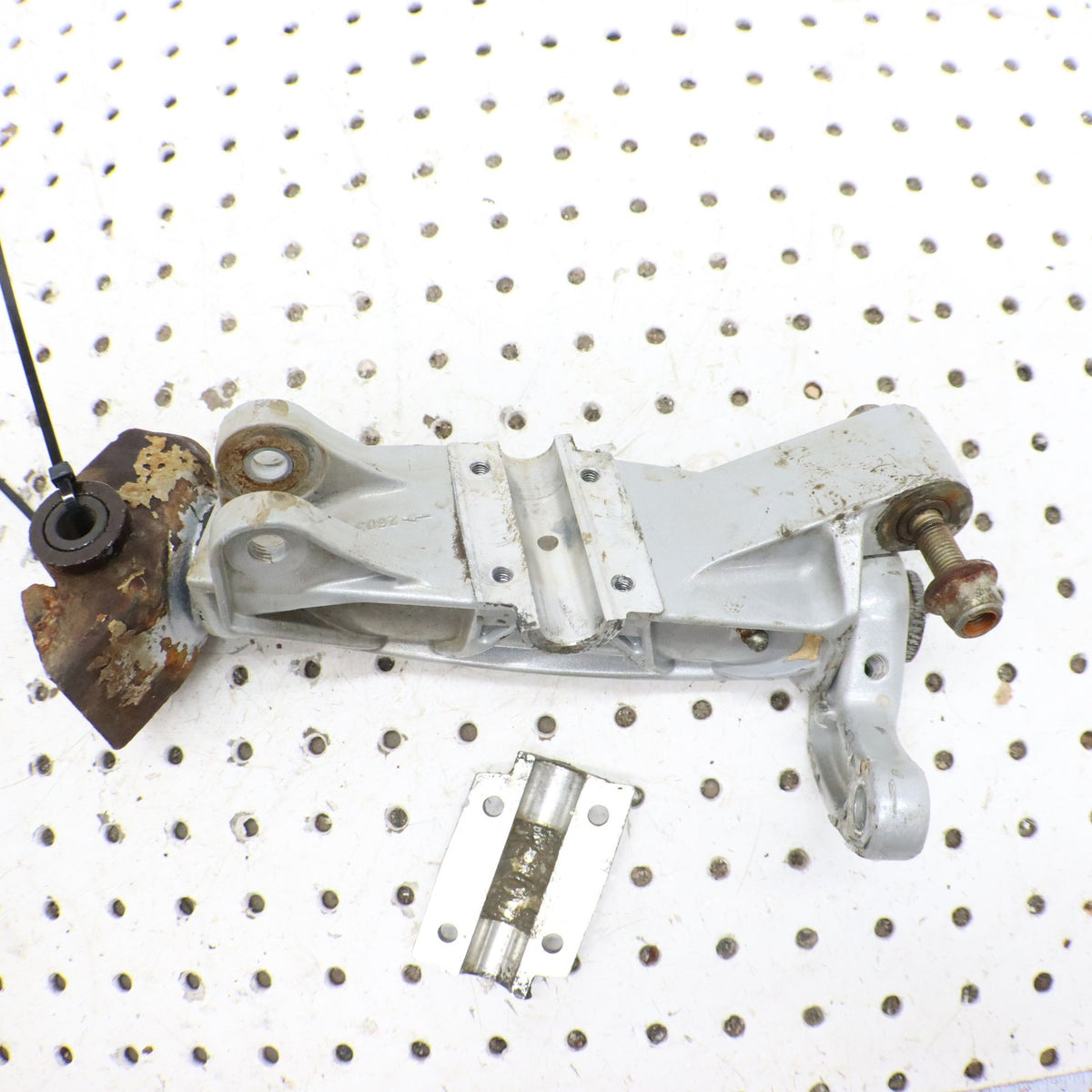2007 Arctic Cat F6 Spindle Right 2703-220