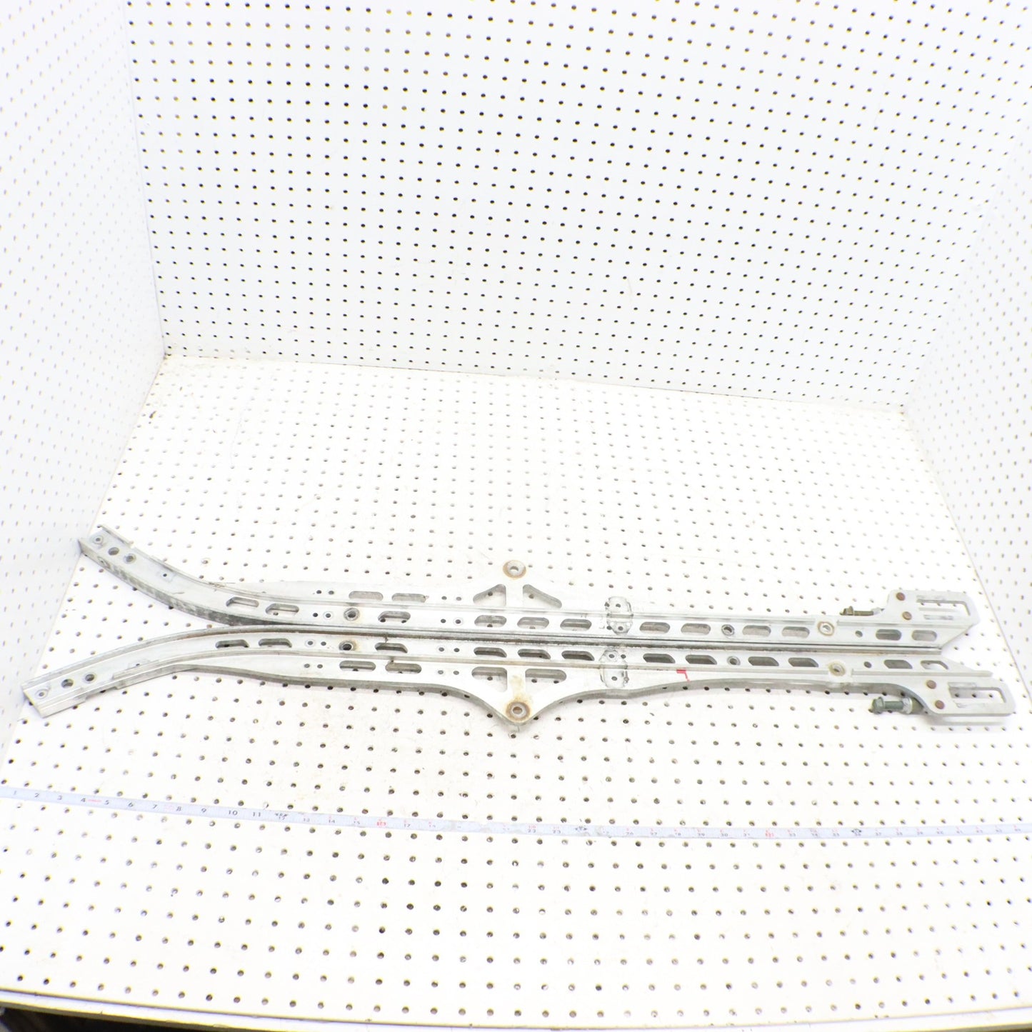 2016 Polaris Rush 800 Slide Rails L & R 1543566-309 ; 1543567-309 GOOD!