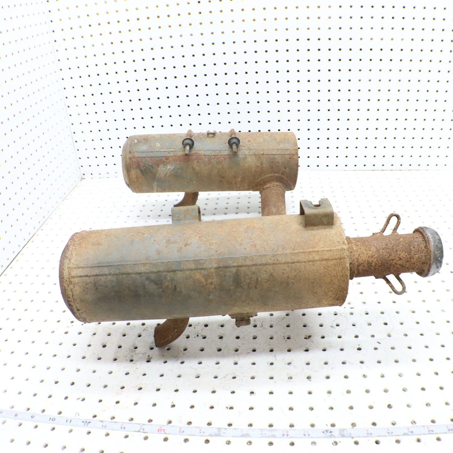 2009 Polaris Sportsman 800 Exhaust Muffler L & R 1261735-489; 1261799-489 