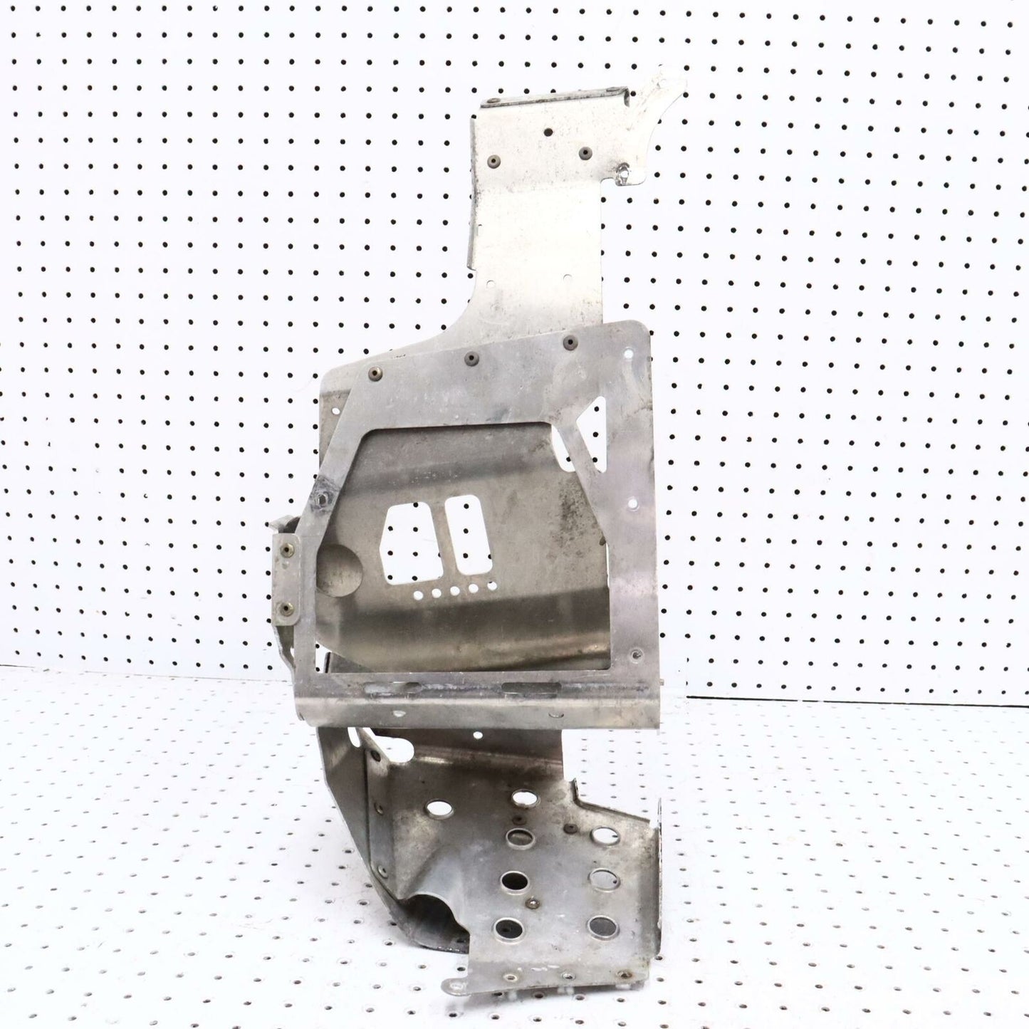2006 POLARIS CLASSIC 700 LEFT FRONT FOOT HOLDER REST STAY FOOTREST WELL 1015301