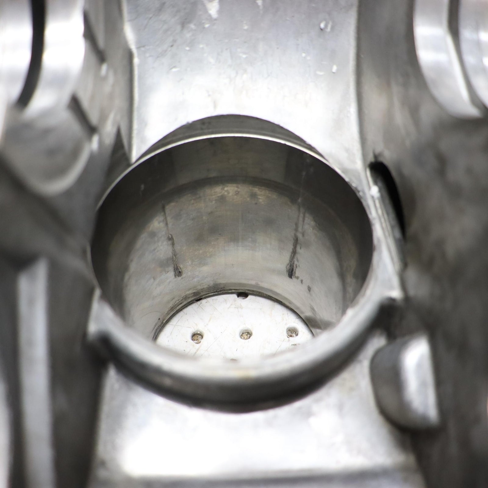  POLARIS SPORTSMAN XP 850 CRANKCASE ENGINE CASE 2204054; 2204957; 5632167 CORE