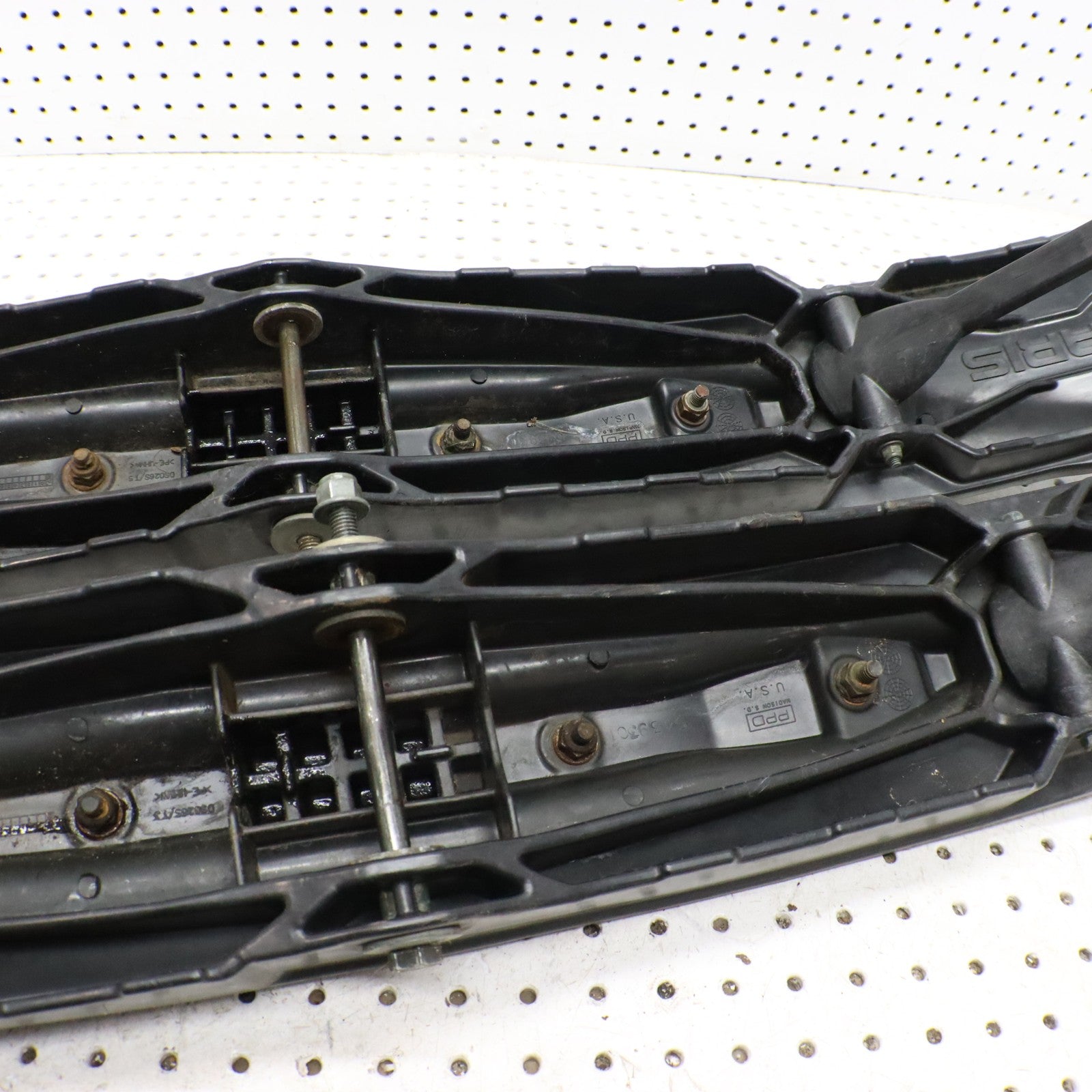 2016 Polaris Rush 800 Skis 1823916-070; 1825027-070 