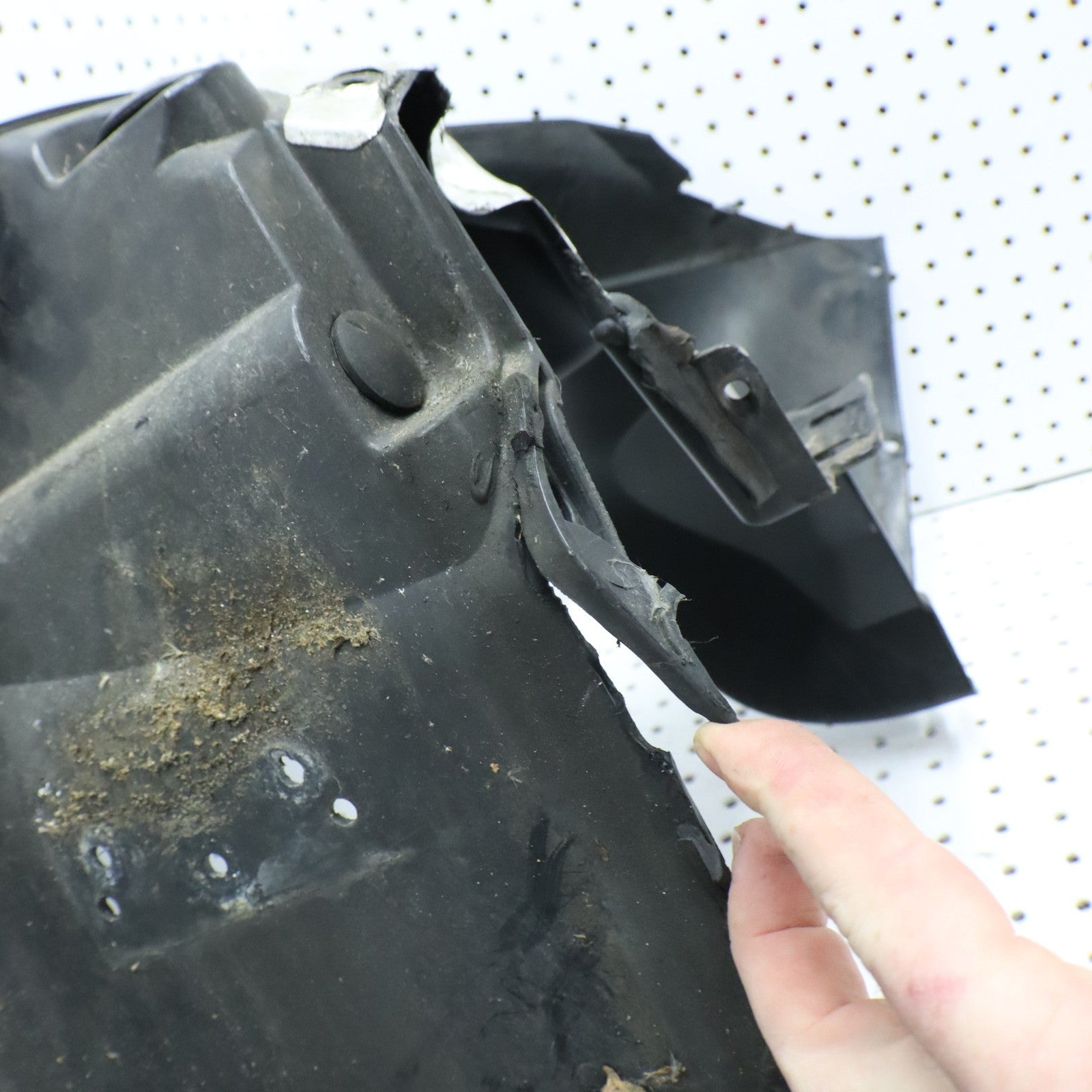 2007 Polaris Iq 600 Bellypan Left Fender 2633256-070