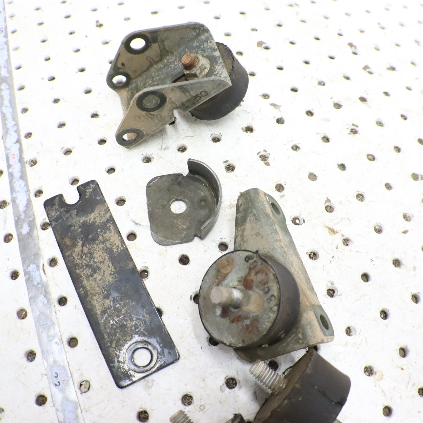 2004 Polaris Sportsman 500 Engine Motor Mounts 5241150; 5241453; 3110046 3110044