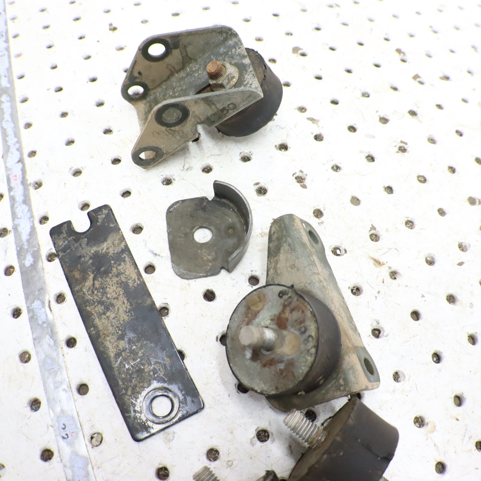 2004 Polaris Sportsman 500 Engine Motor Mounts 5241150; 5241453; 3110046 3110044