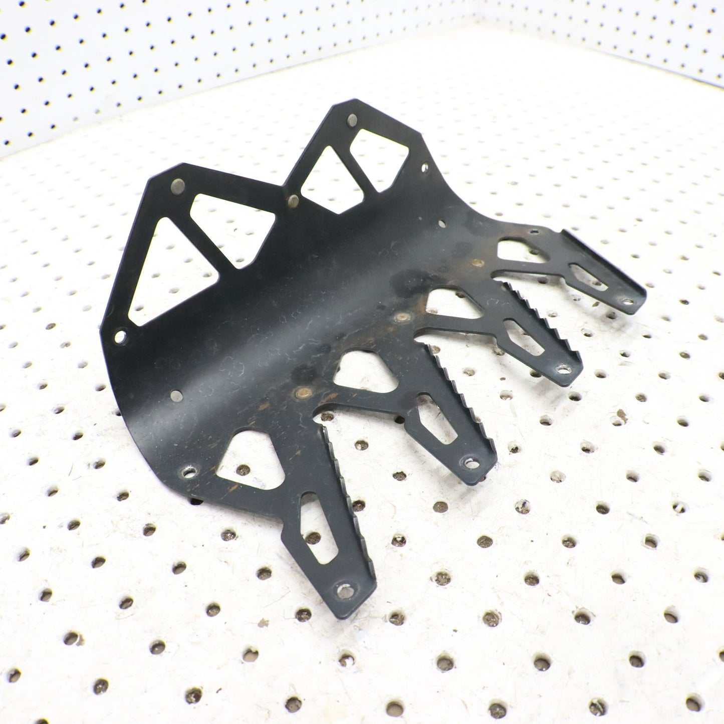 2016 Polaris Rush 800 Tunnel RUNNING BOARD SUPPORT GRIPPER RH 