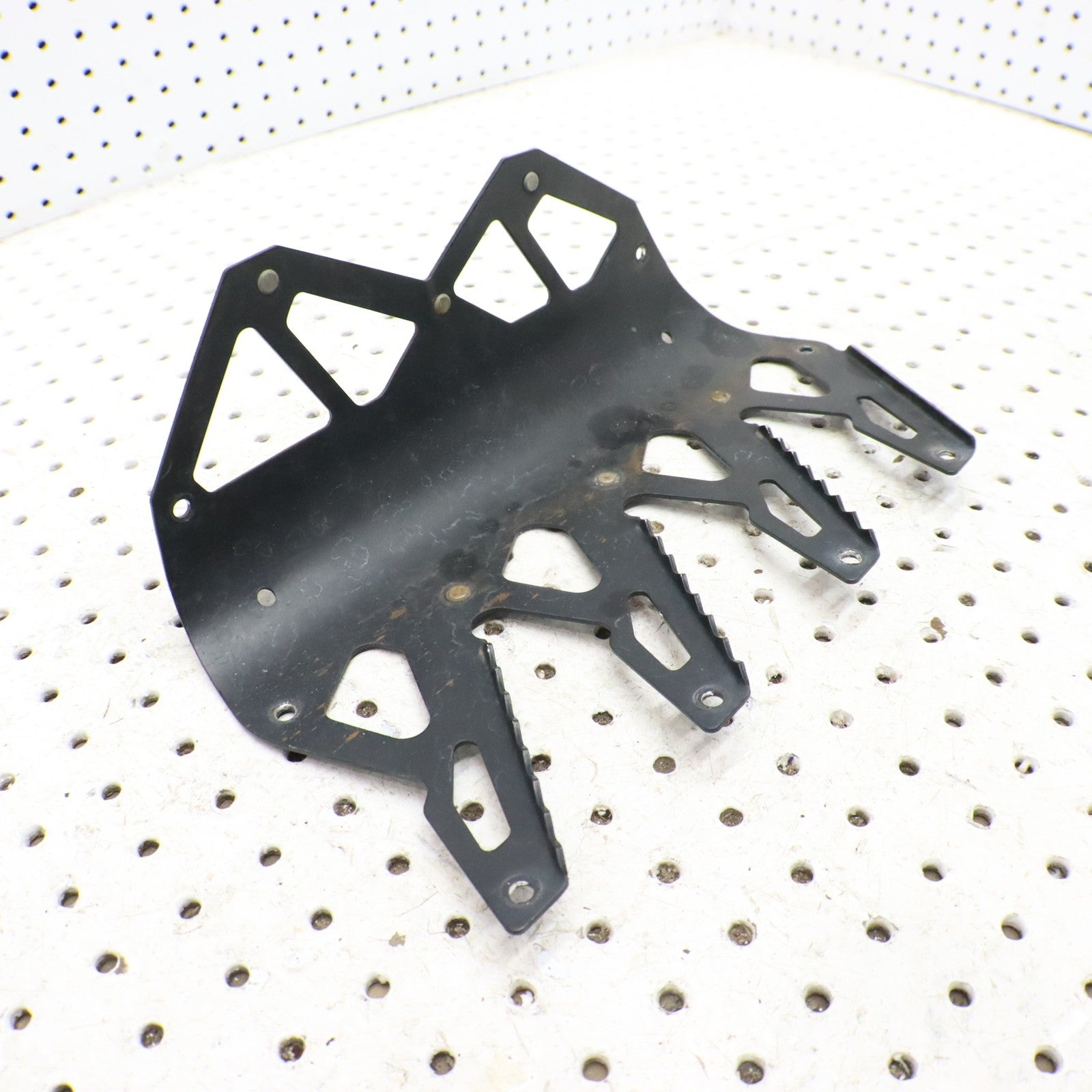 2016 Polaris Rush 800 Tunnel RUNNING BOARD SUPPORT GRIPPER RH 