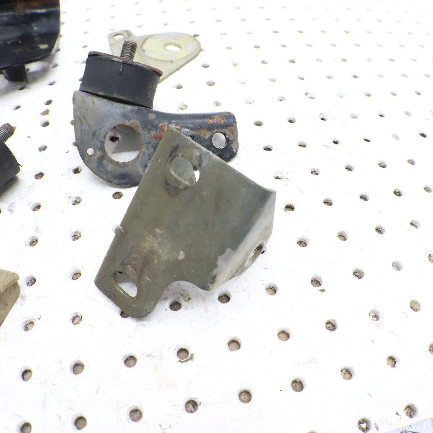 2008 Polaris Sportsman 800 Engine Motor Mounts 5244771-067 1013134-067 5247368 