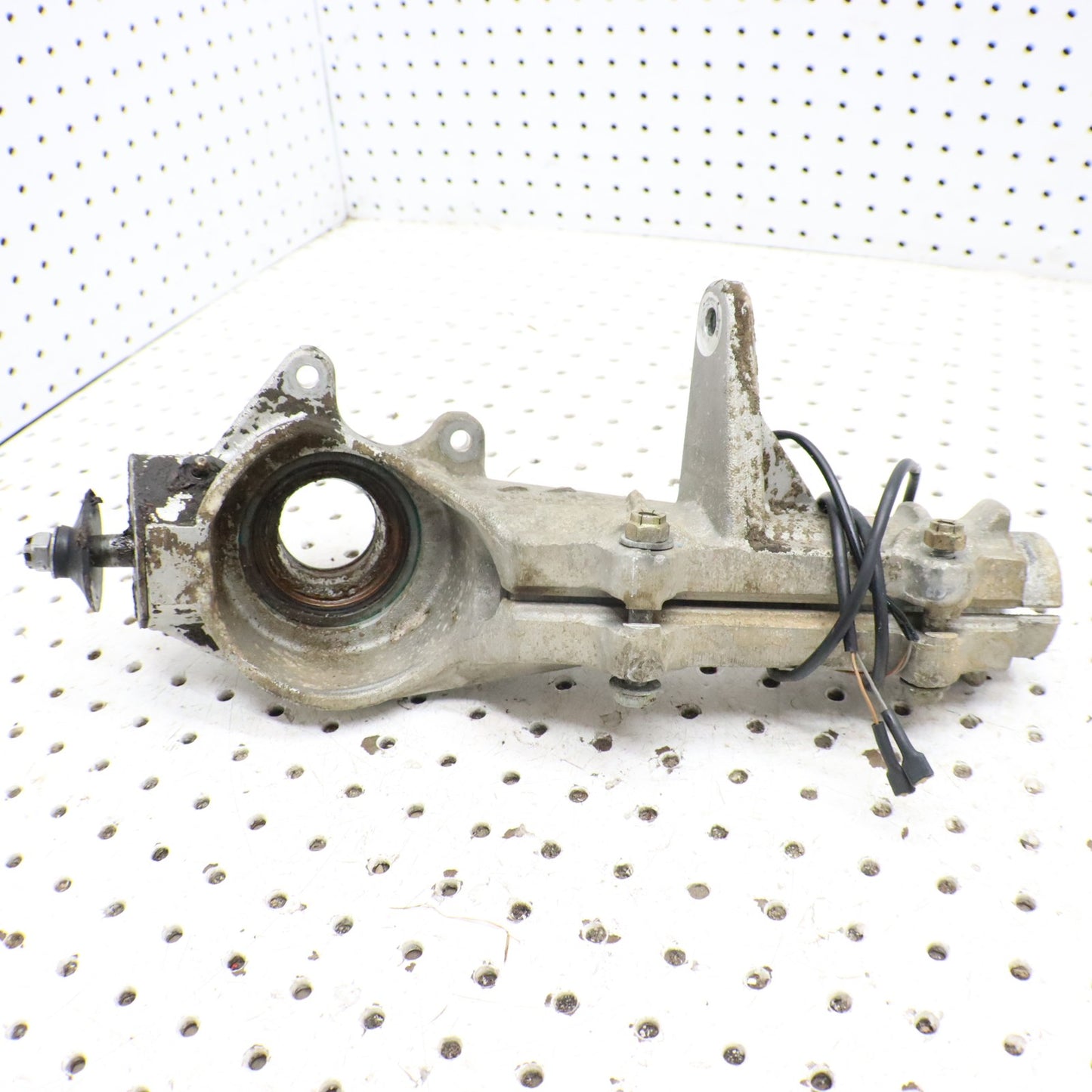 1995 Polaris Xplorer 400 Front Hub Strut LEFT 2200598 1843054