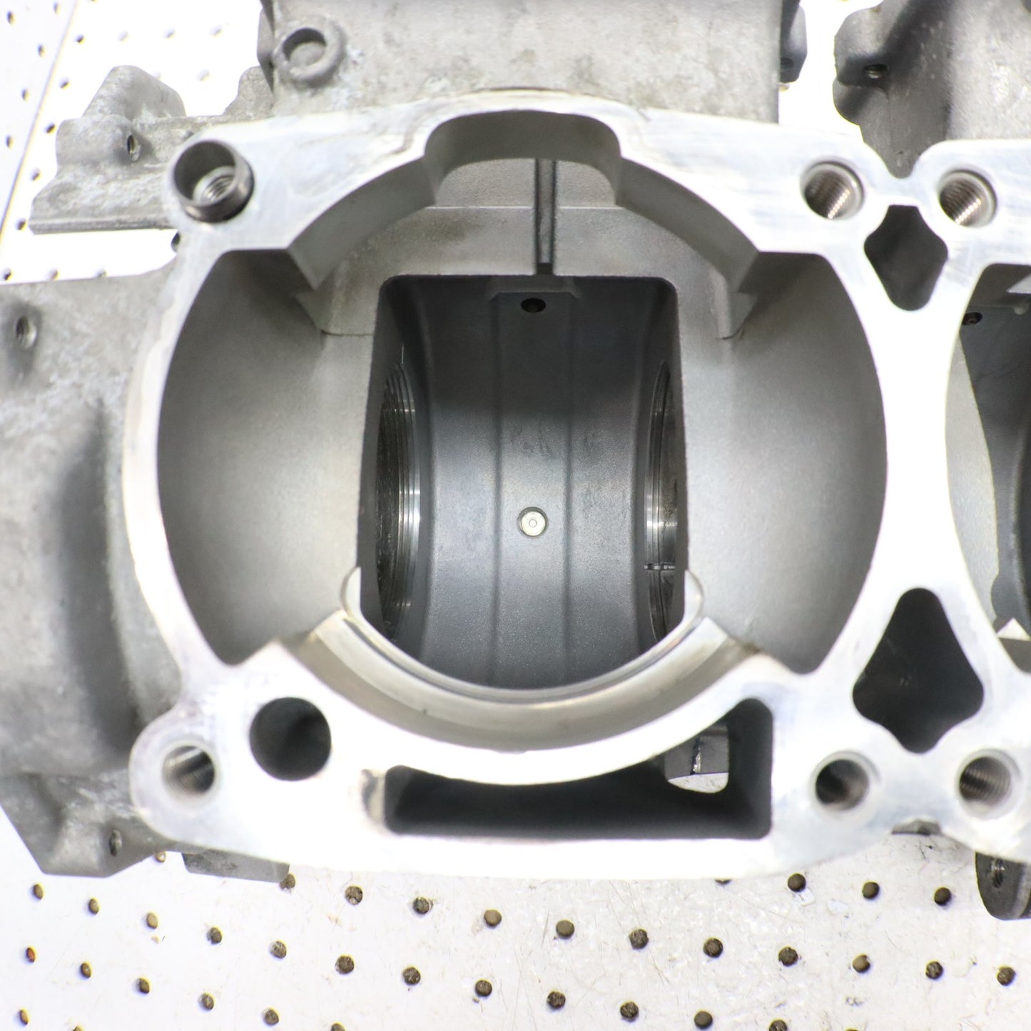 2016 Polaris Rush 800 Crankcase Engine Case Crank Case 2205651; 2207329 CORE