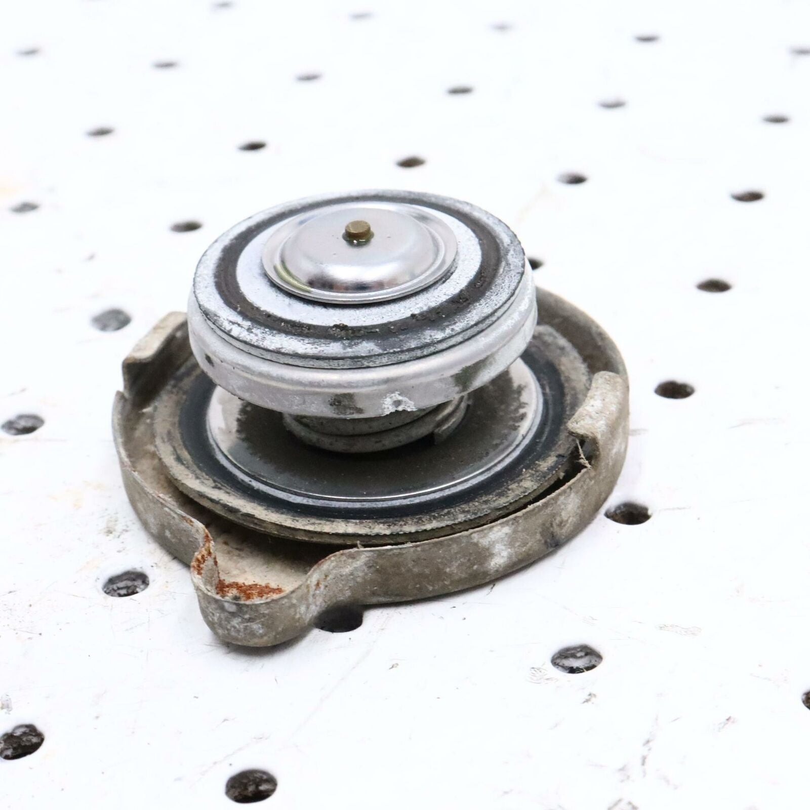 2000 POLARIS SPORTSMAN 500 RADIATOR CAP 1240044; 1240508