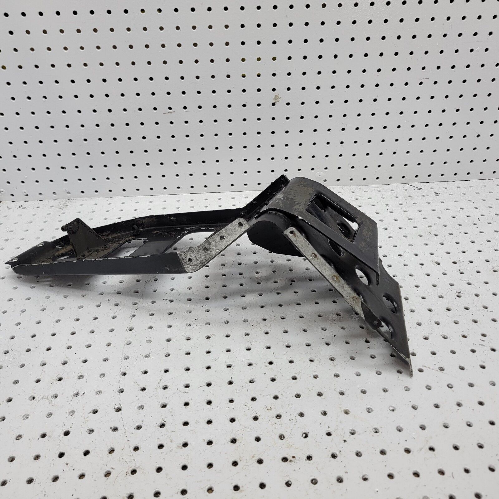 2000 ZL 700 RIGHT FOOTREST 1706-361