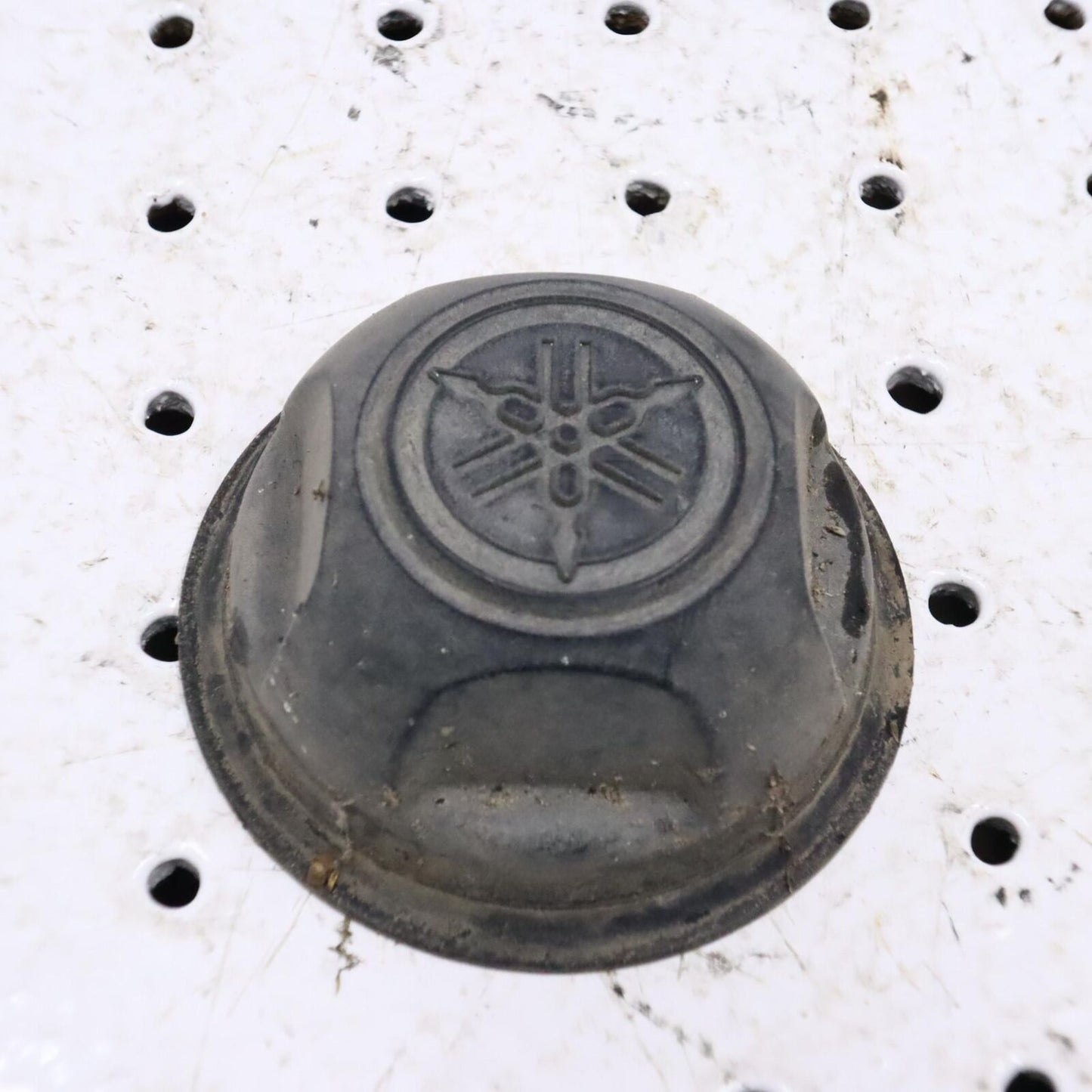 2013 YAMAHA GRIZZLY 700 WHEEL HUB DUST CAP COVER 1HP-F512A-00-00 