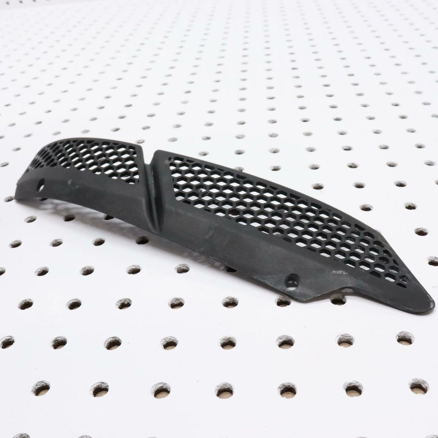 2007 POLARIS IQ 600 SCREEN - HINGE , HI TEMP, LH, BLK 5435848-070