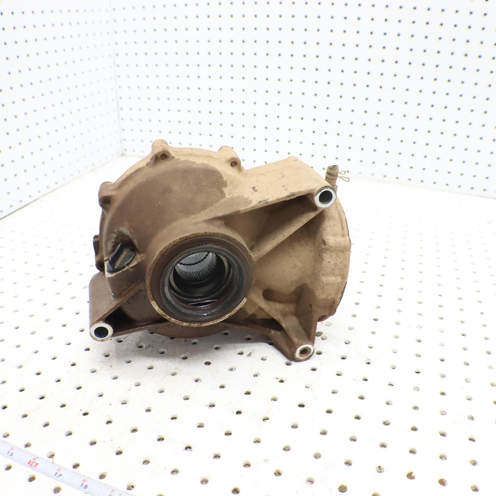 2016 SUZUKI KING QUAD 500 REAR GEARCASE FINAL DRIVE 27410-31G50 DAMAGED