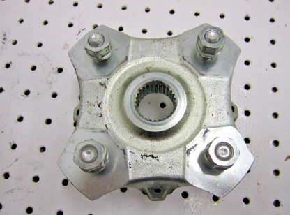 2014 KYMCO MXU 700i LE 4X4 FRONT WHEEL HUB 4470A 4470A-LFA5-E01