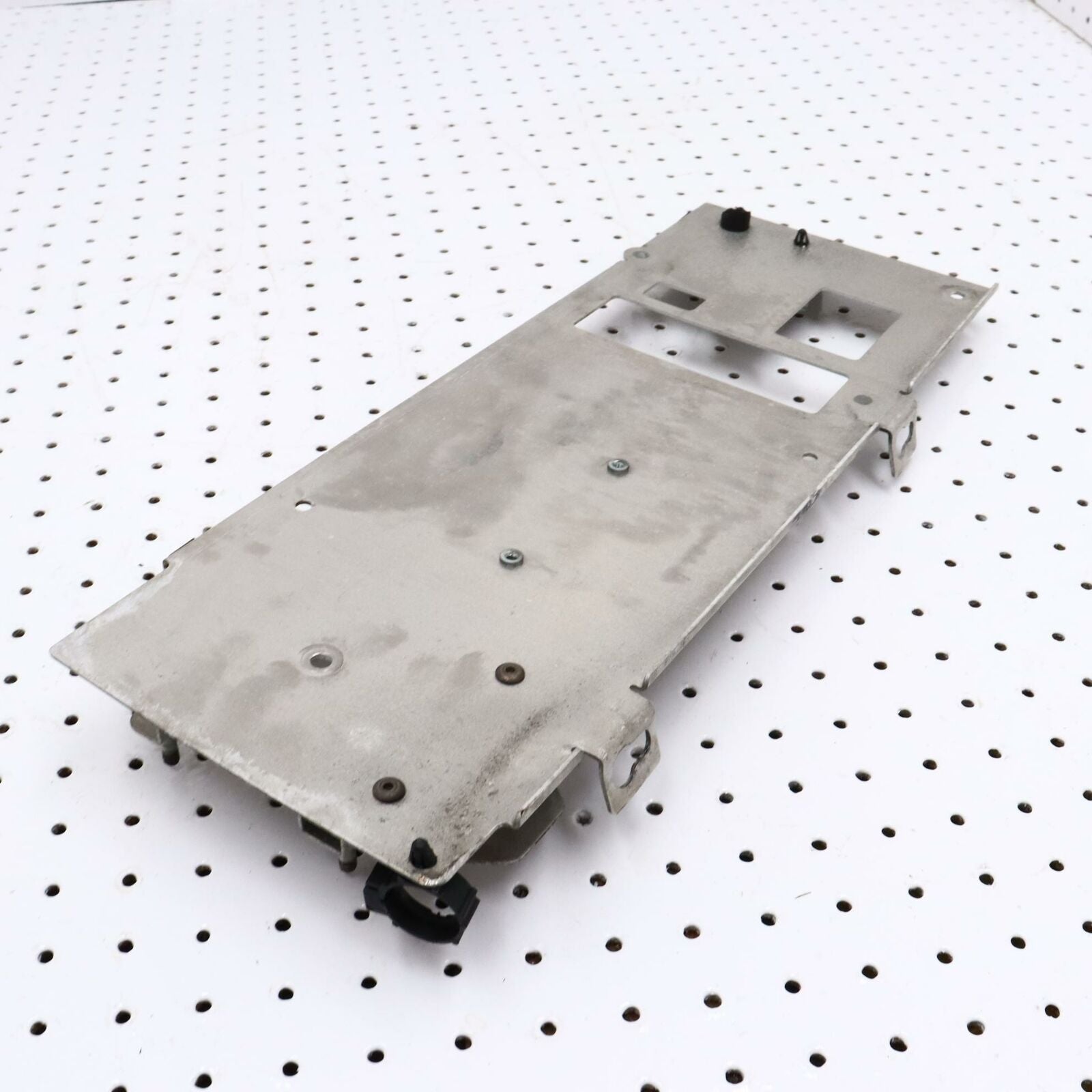 2007 POLARIS IQ 600 ASM PLATE, ELEC CENTER 1015761