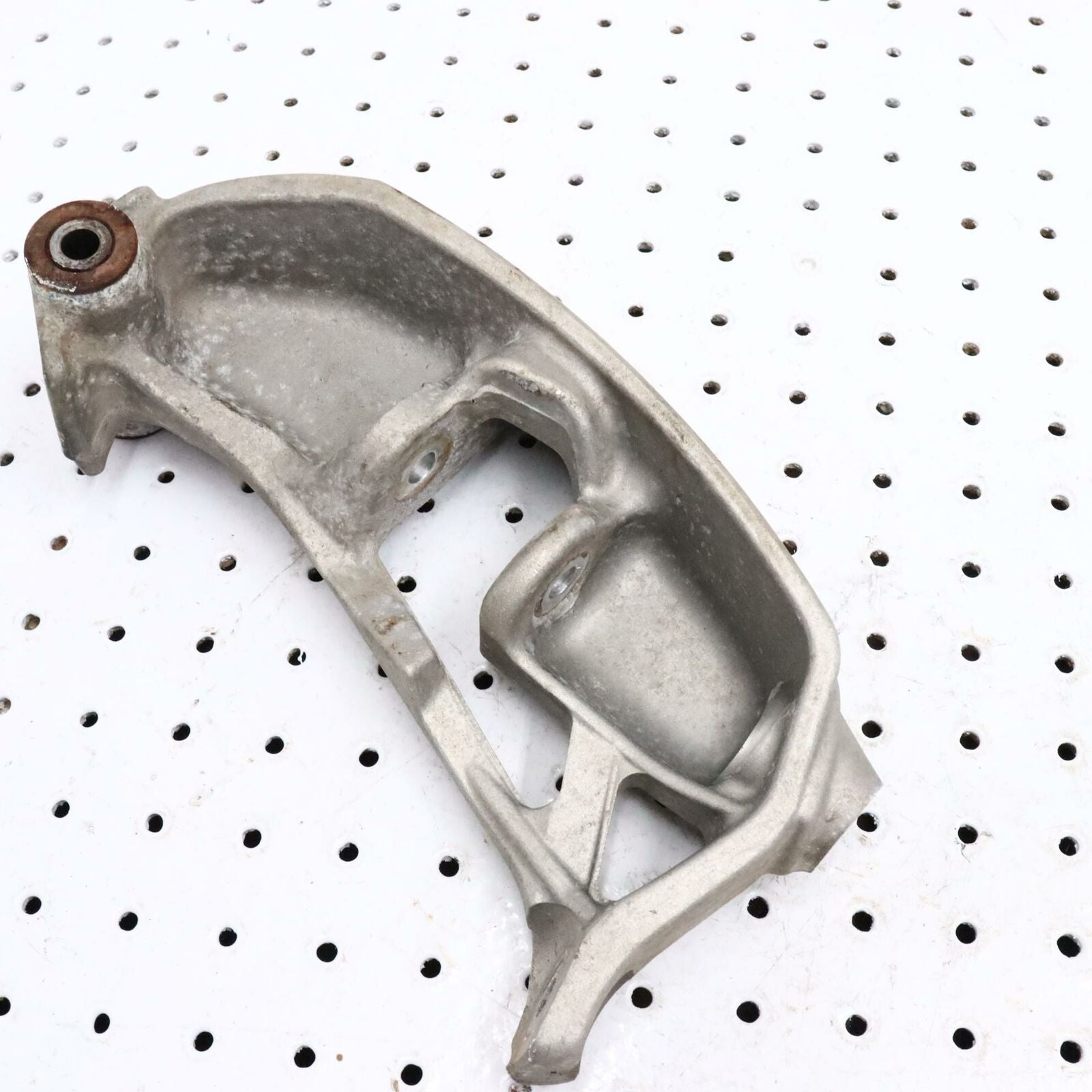 2007 POLARIS IQ 600 RIGHT FRONT STEERING ARM SPINDLE KNUCKLE 1822796