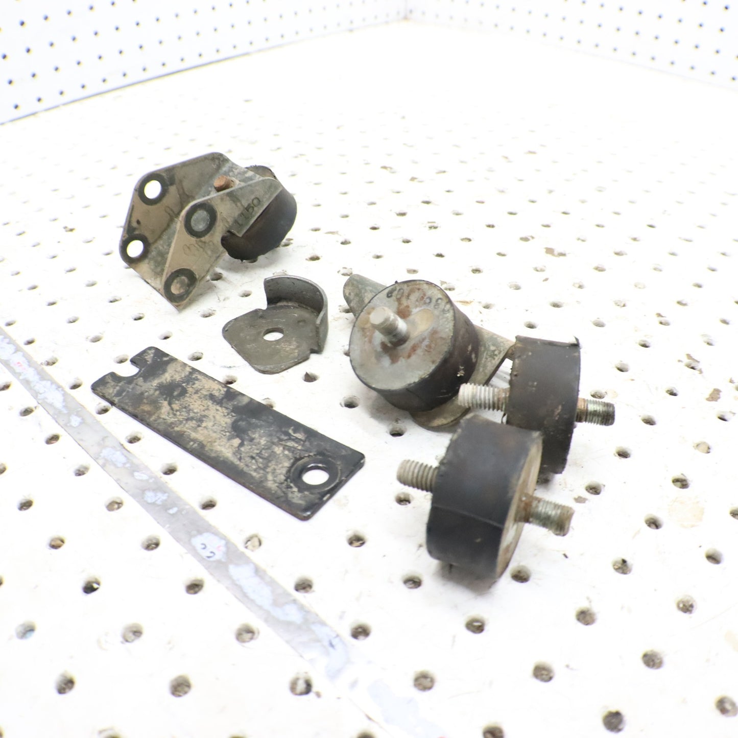 2004 Polaris Sportsman 500 Engine Motor Mounts 5241150; 5241453; 3110046 3110044