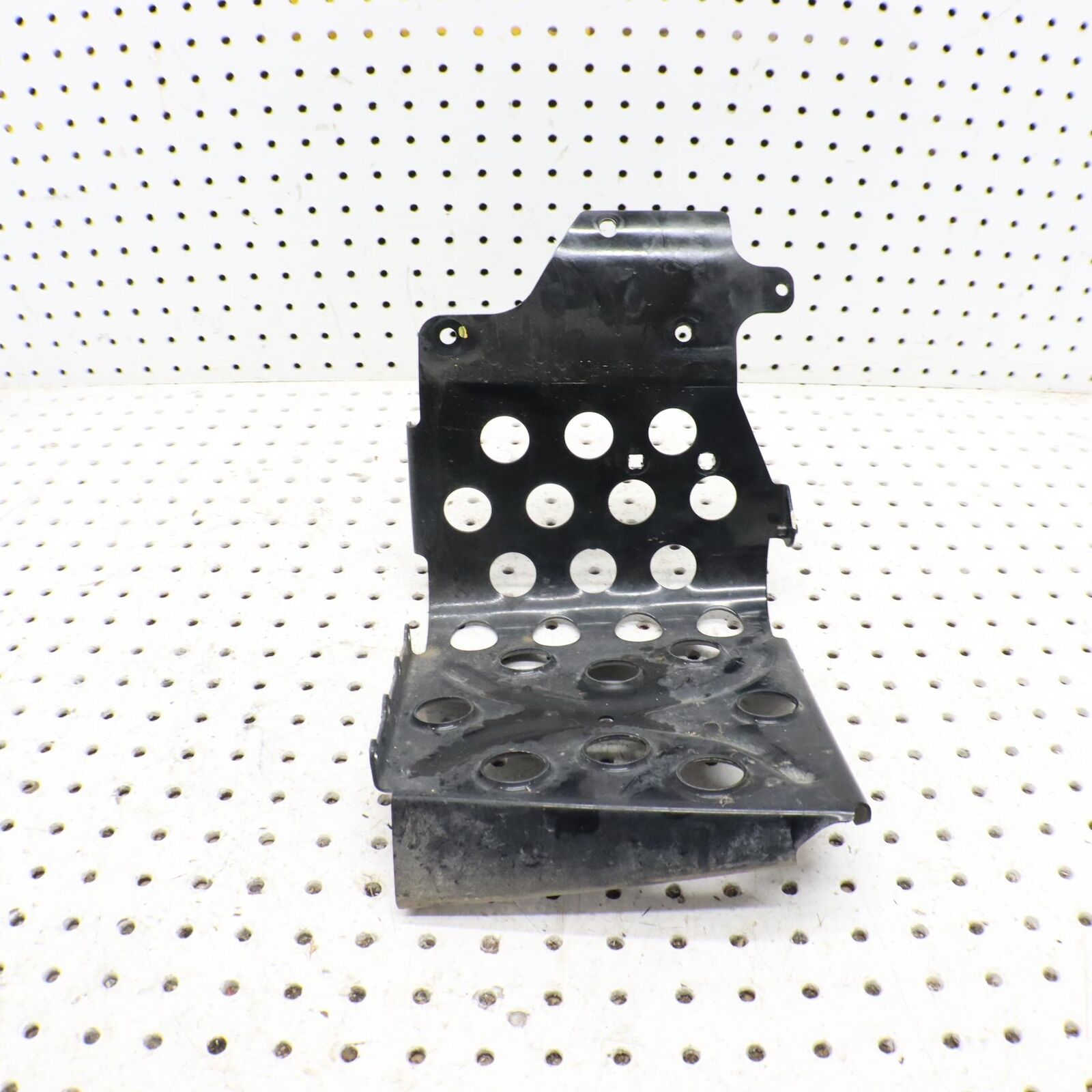 2005 ARCTIC CAT SABERCAT 600 RIGHT FOOT HOLDER REST STAY FOOTREST WELL 2706-550
