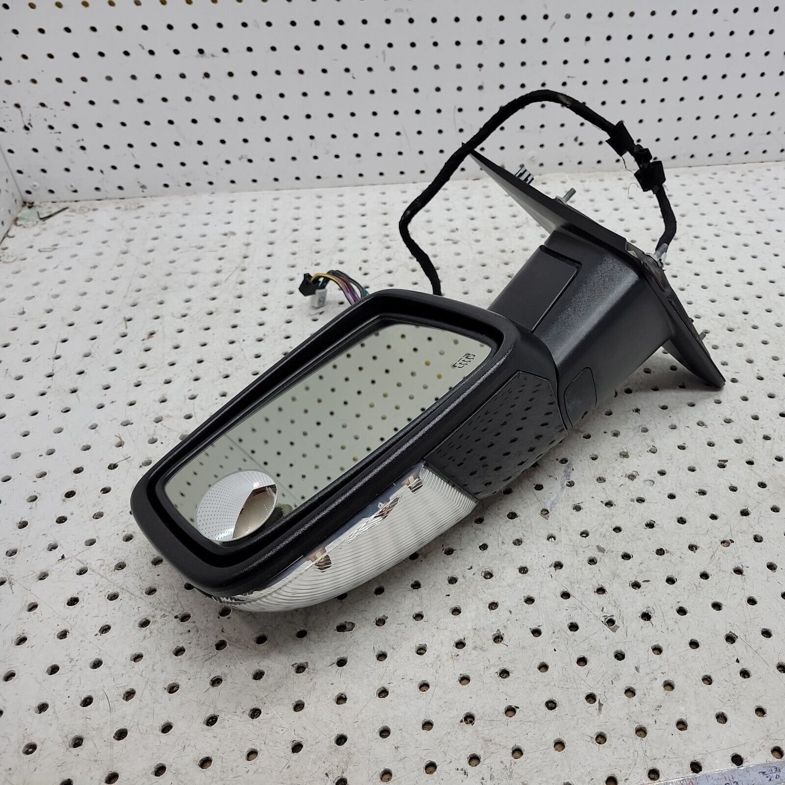 5RR551XRAD 2016 RAM 2500 LEFT SIDE POWER FOLD MIRROR
