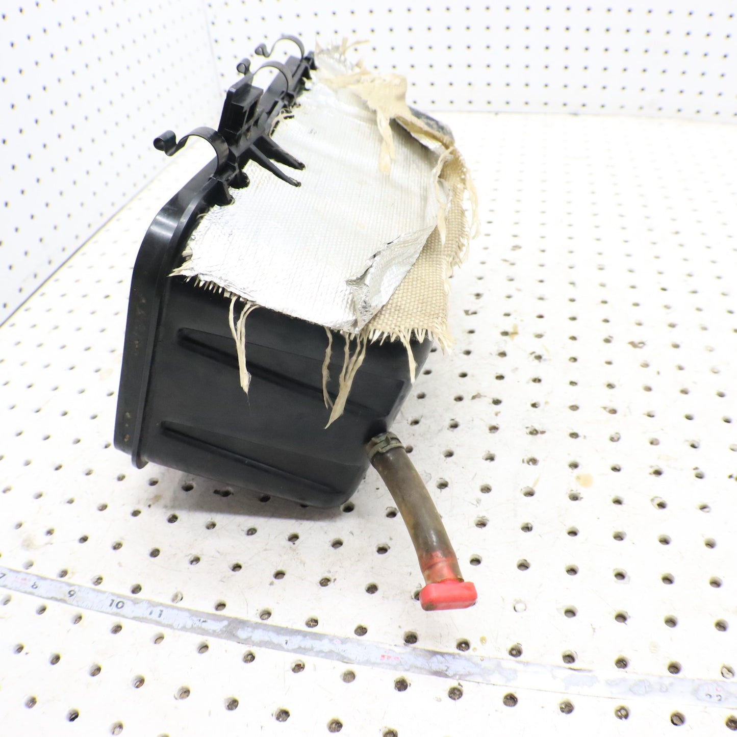 2012 Polaris Sportsman 500 Airbox Air Intake Filter Box 5438552