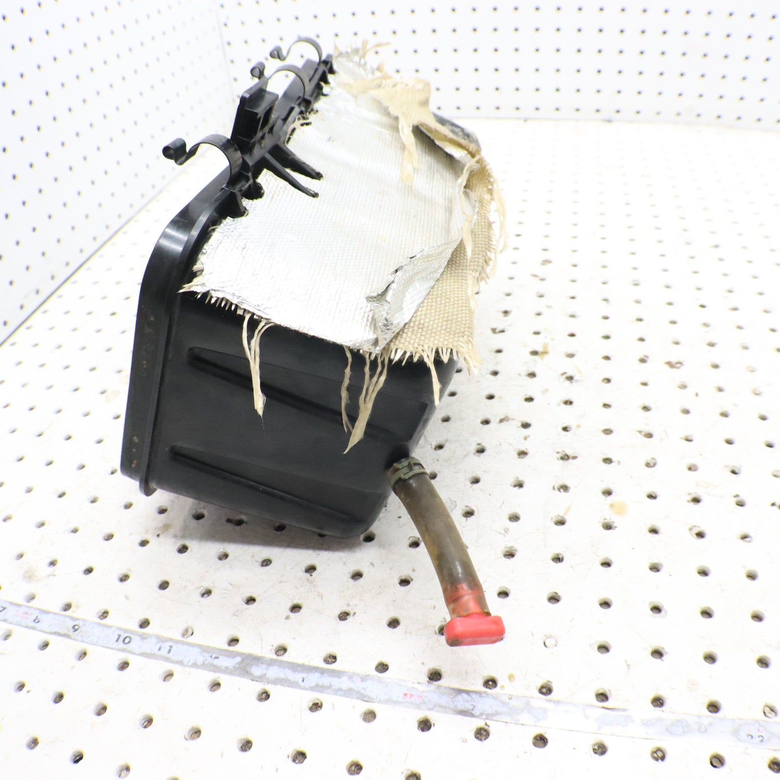 2012 Polaris Sportsman 500 Airbox Air Intake Filter Box 5438552