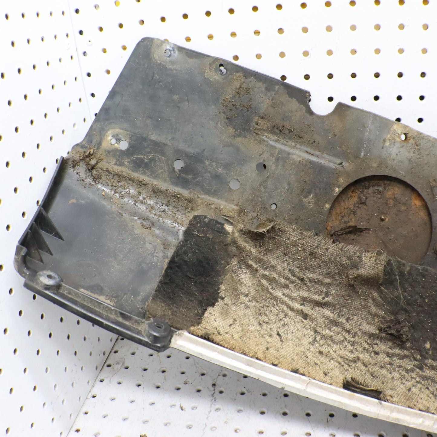 2007 Polaris Iq 600 Fender Bellypan Right 2633254-070